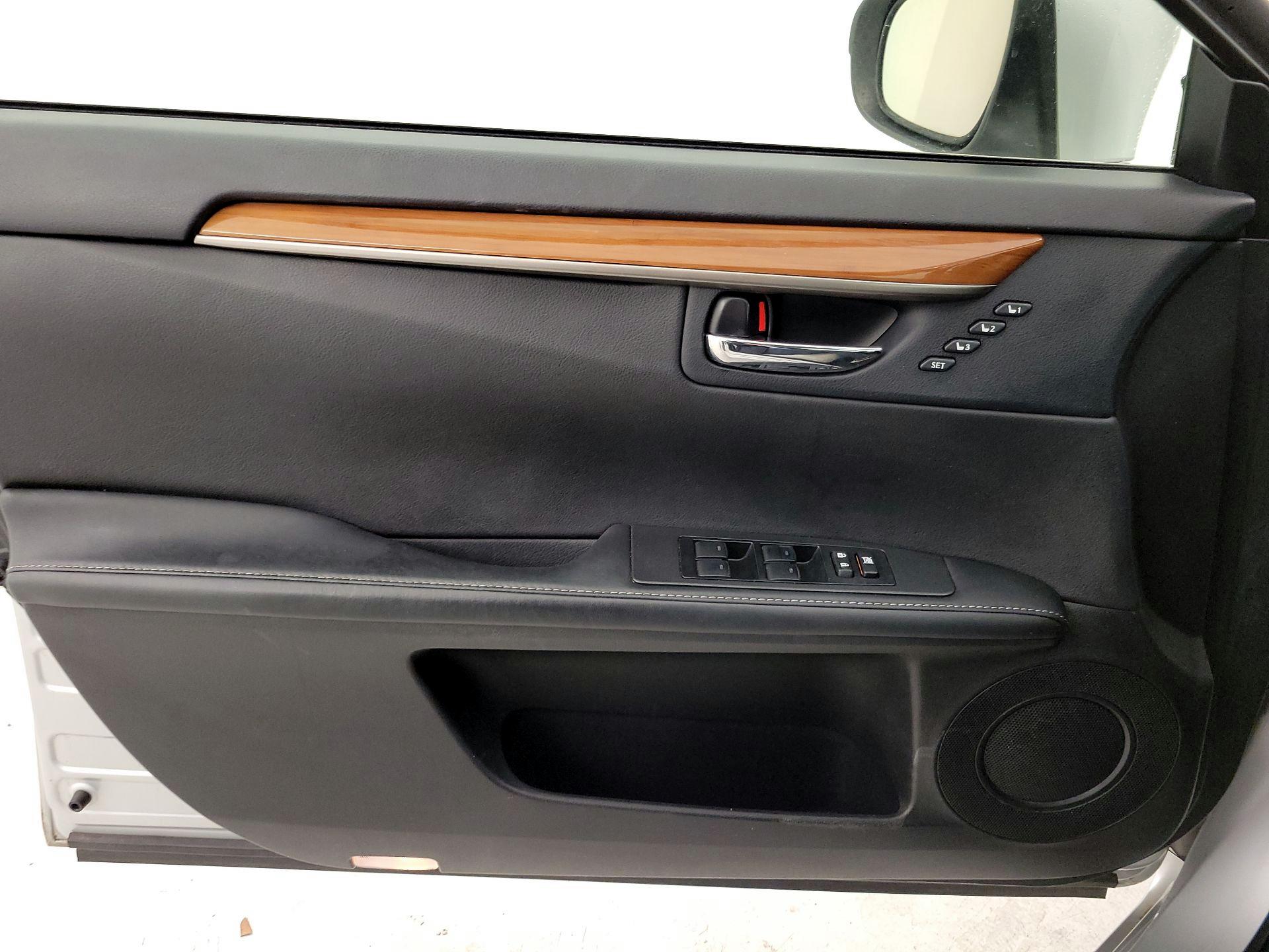 Thumbnail: 2014 Lexus ES - 12