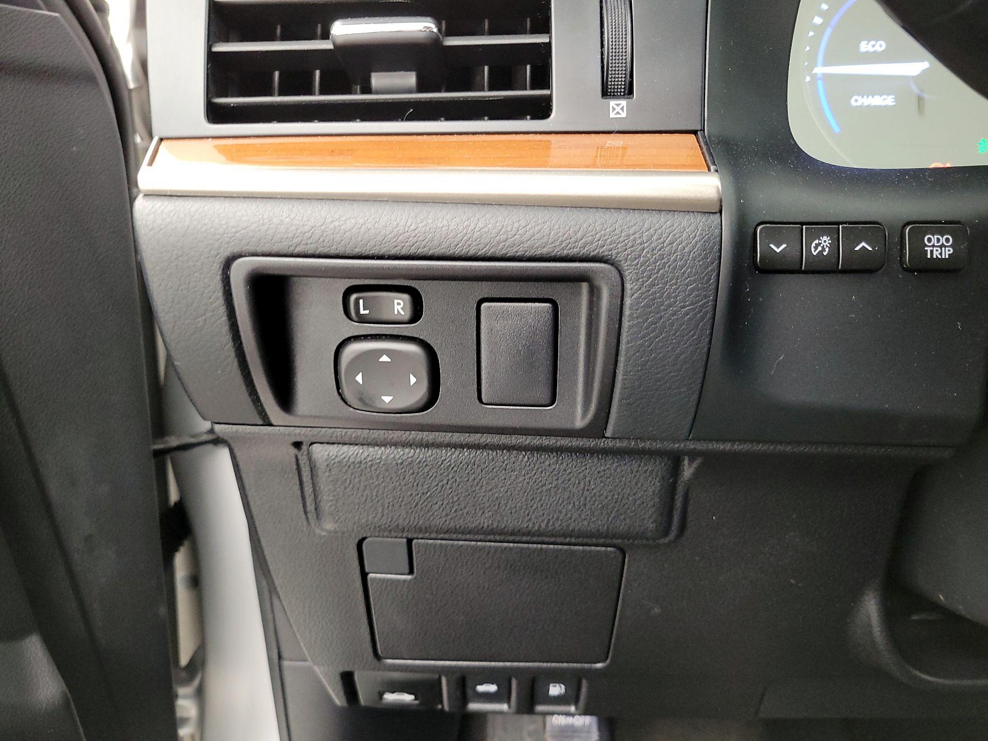 Thumbnail: 2014 Lexus ES - 13