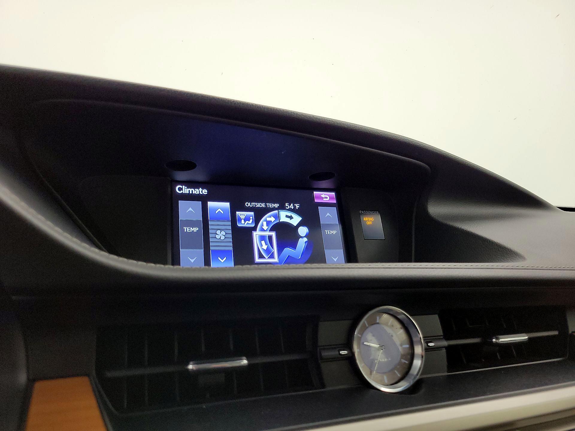 Thumbnail: 2014 Lexus ES - 16