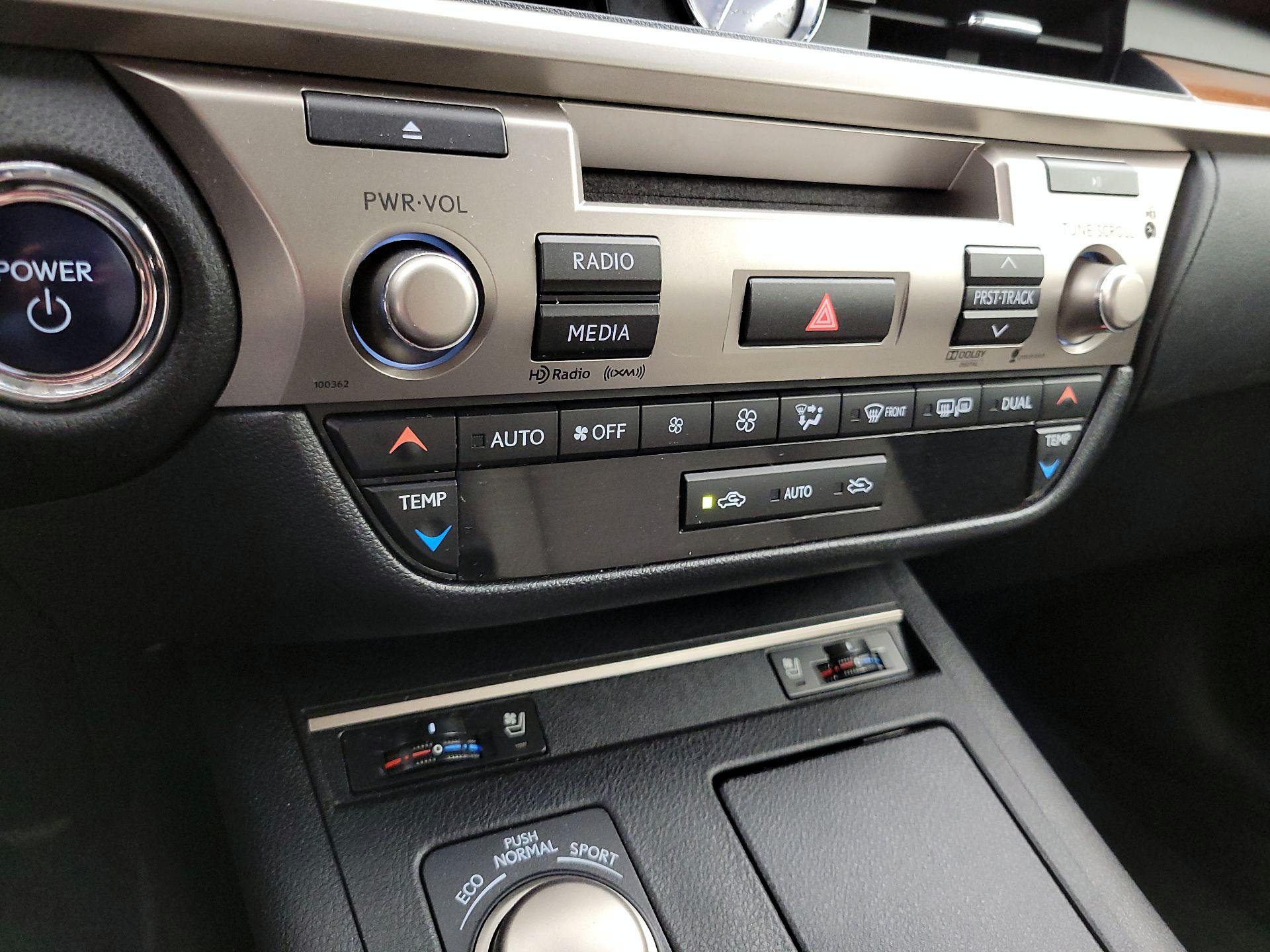 Thumbnail: 2014 Lexus ES - 17