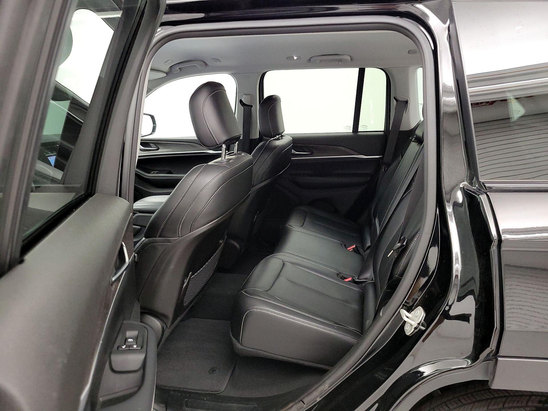 Thumbnail: 2023 Jeep Grand Cherokee - 20