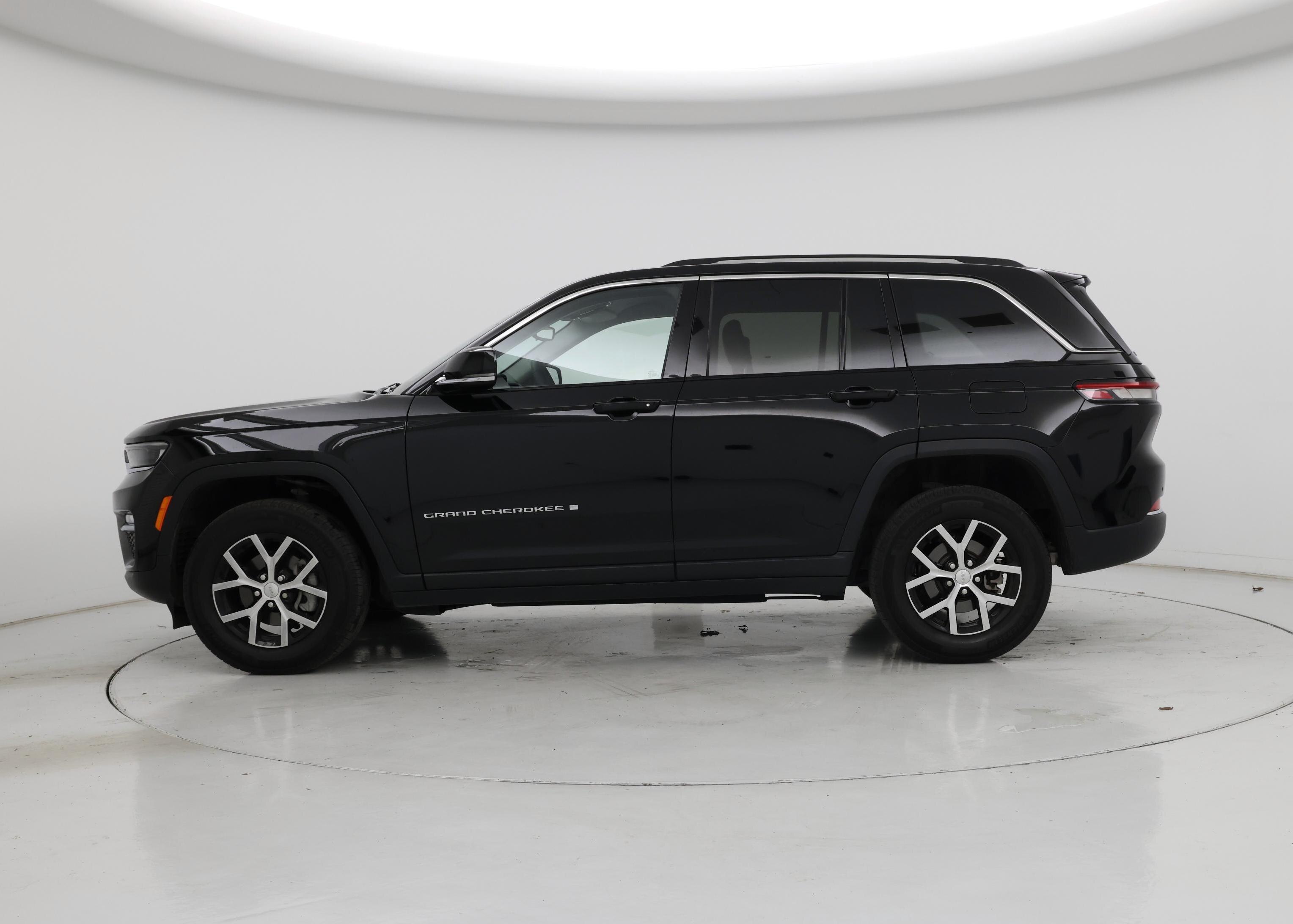 Thumbnail: 2023 Jeep Grand Cherokee - 3
