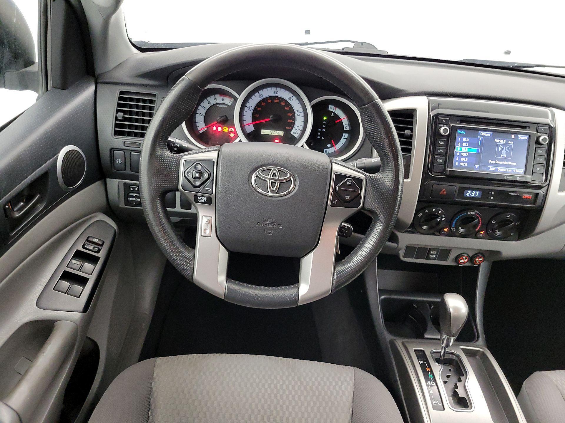 Thumbnail: 2014 Toyota Tacoma - 10