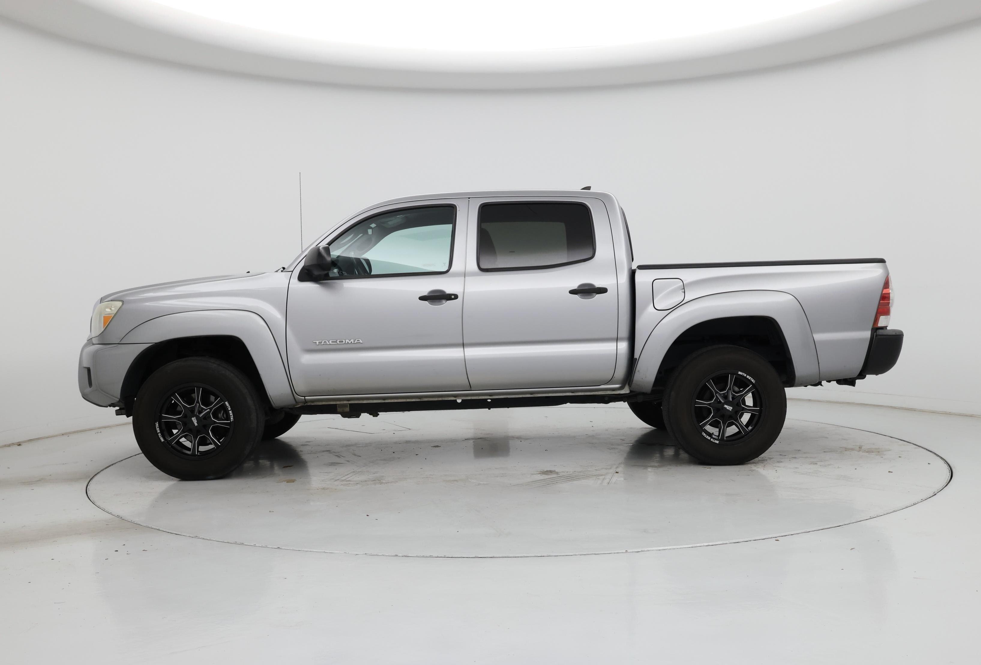 Thumbnail: 2014 Toyota Tacoma - 3