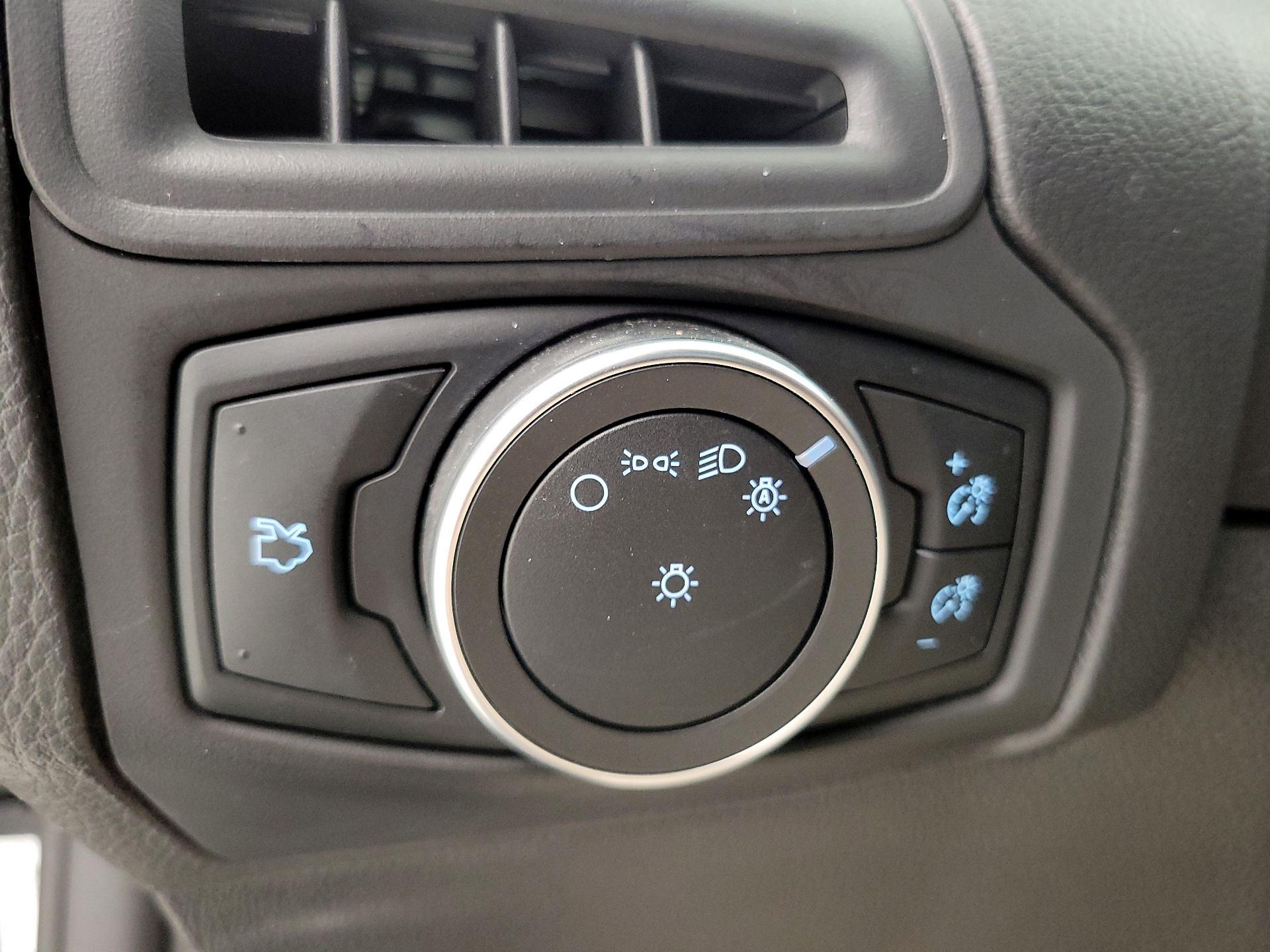 Thumbnail: 2017 Ford Focus - 13