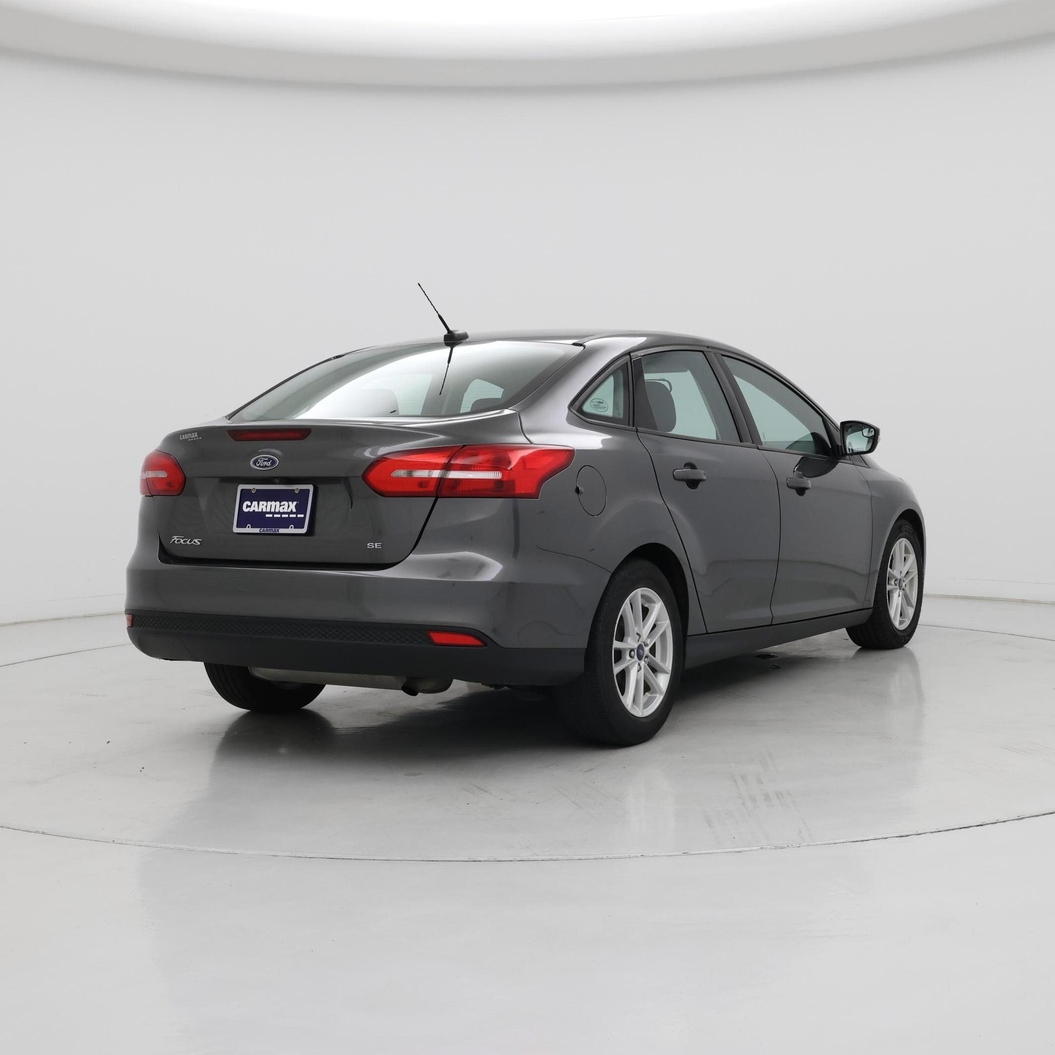 Thumbnail: 2017 Ford Focus - 8