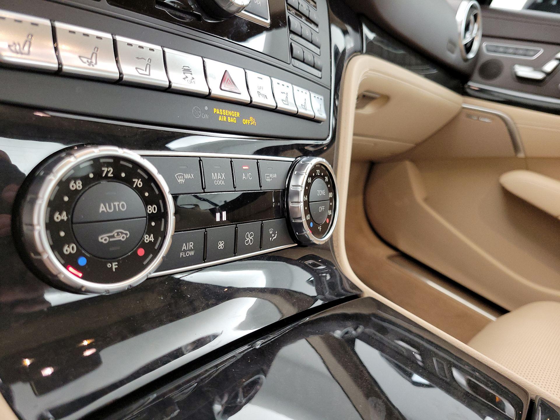 Thumbnail: 2016 Mercedes-Benz SL-Class - 17