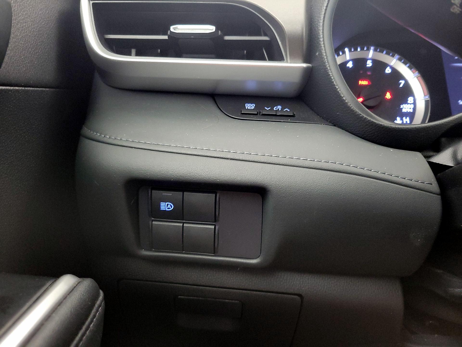 Thumbnail: 2021 Toyota Highlander - 13