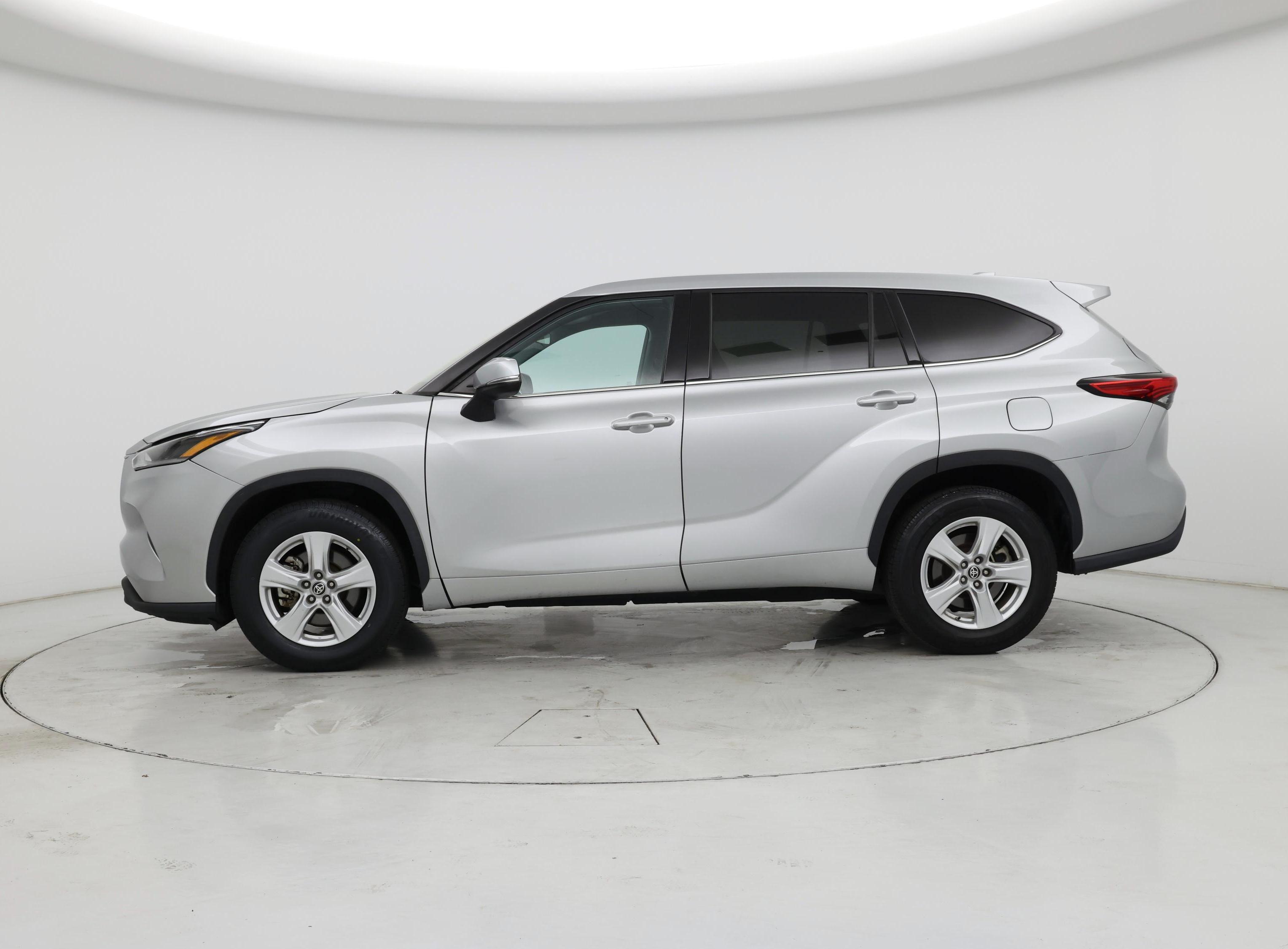 Thumbnail: 2021 Toyota Highlander - 3