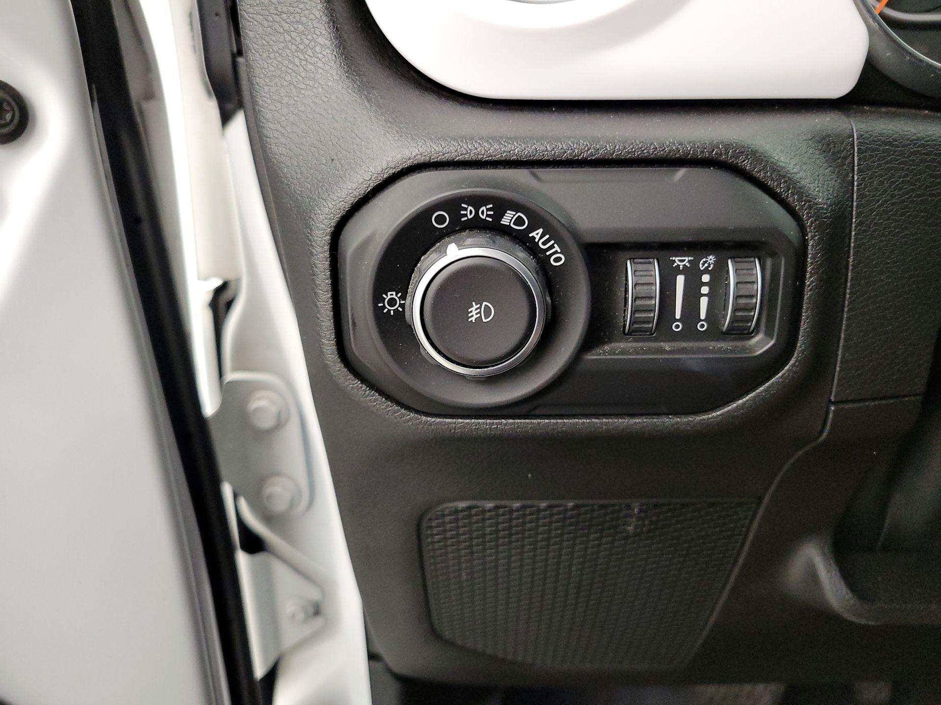 Thumbnail: 2018 Jeep Wrangler - 13