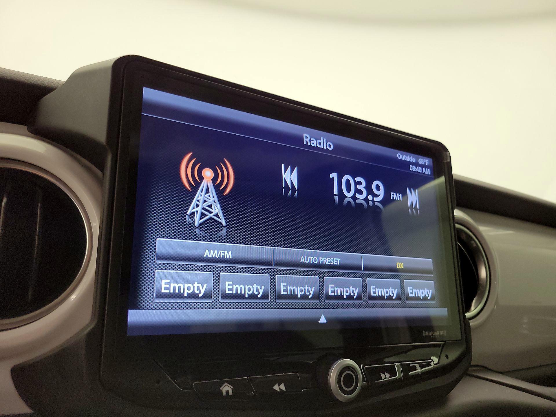 Thumbnail: 2018 Jeep Wrangler - 15