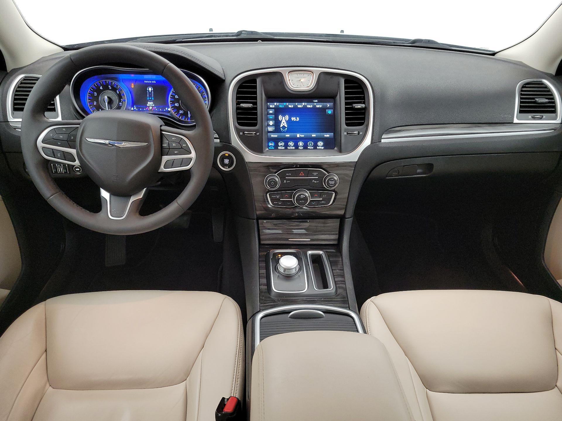 Thumbnail: 2022 Chrysler 300 - 9