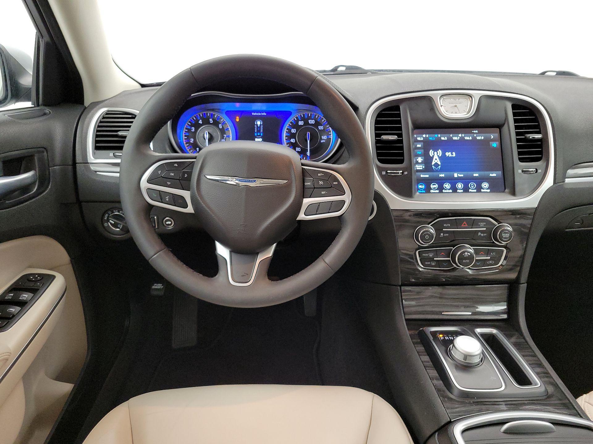 Thumbnail: 2022 Chrysler 300 - 10