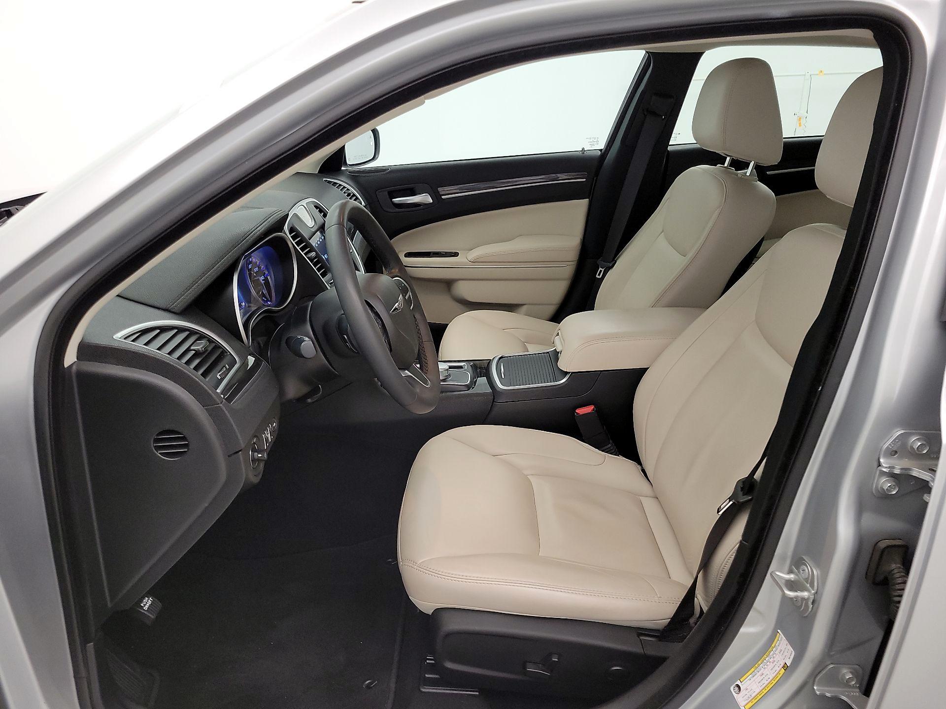 Thumbnail: 2022 Chrysler 300 - 11