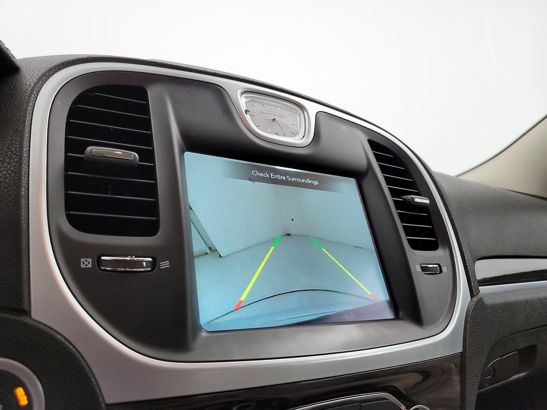 Thumbnail: 2022 Chrysler 300 - 14