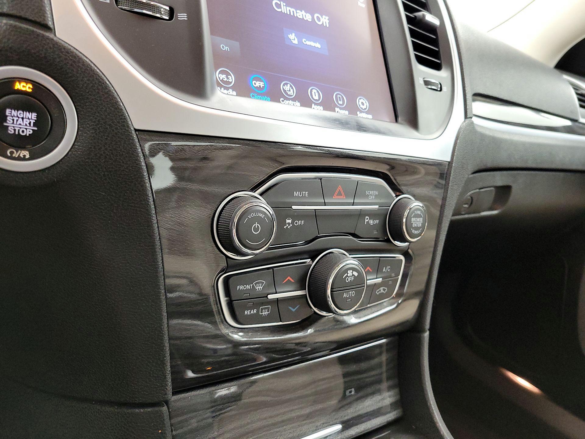 Thumbnail: 2022 Chrysler 300 - 16