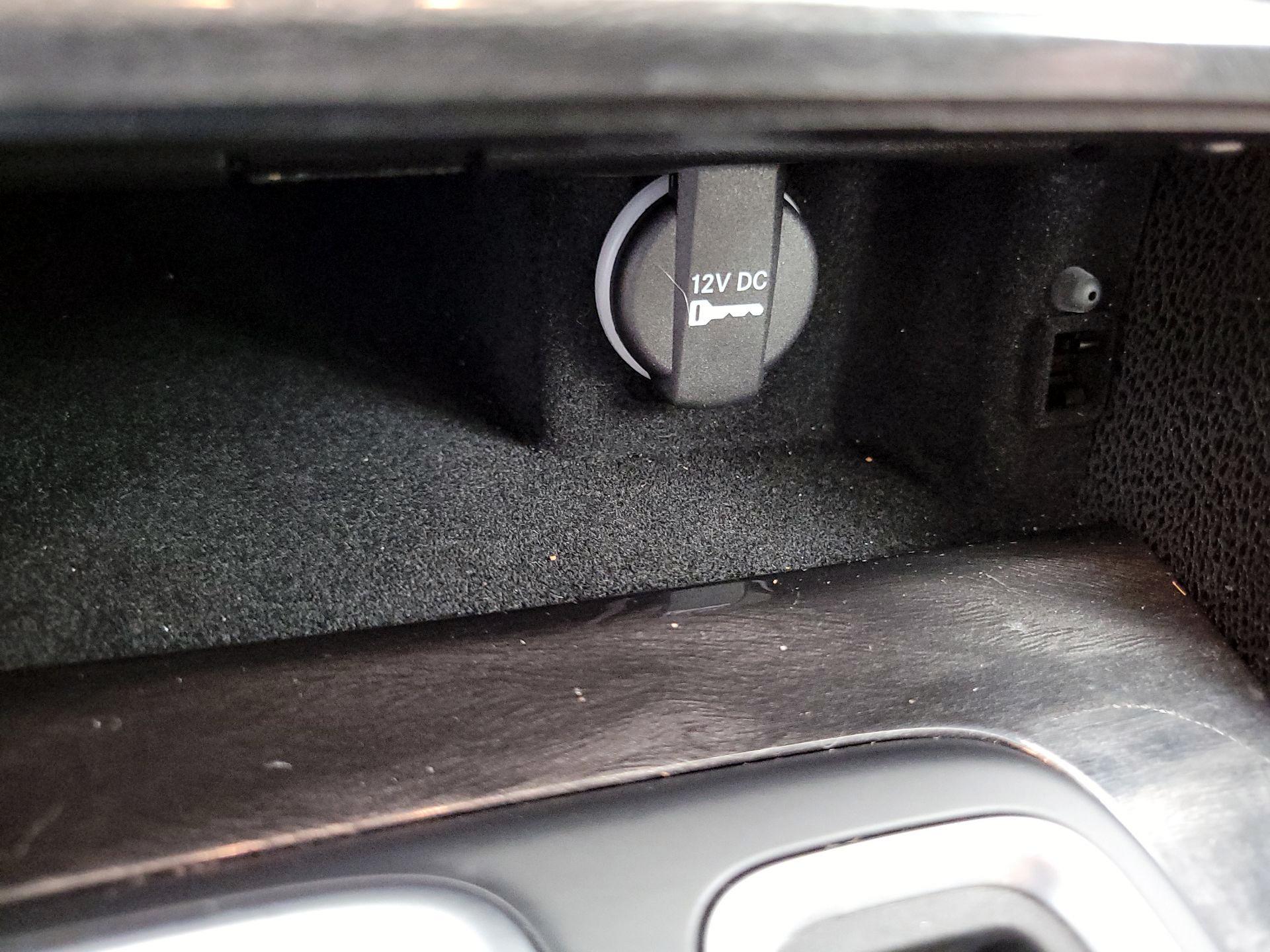 Thumbnail: 2022 Chrysler 300 - 18