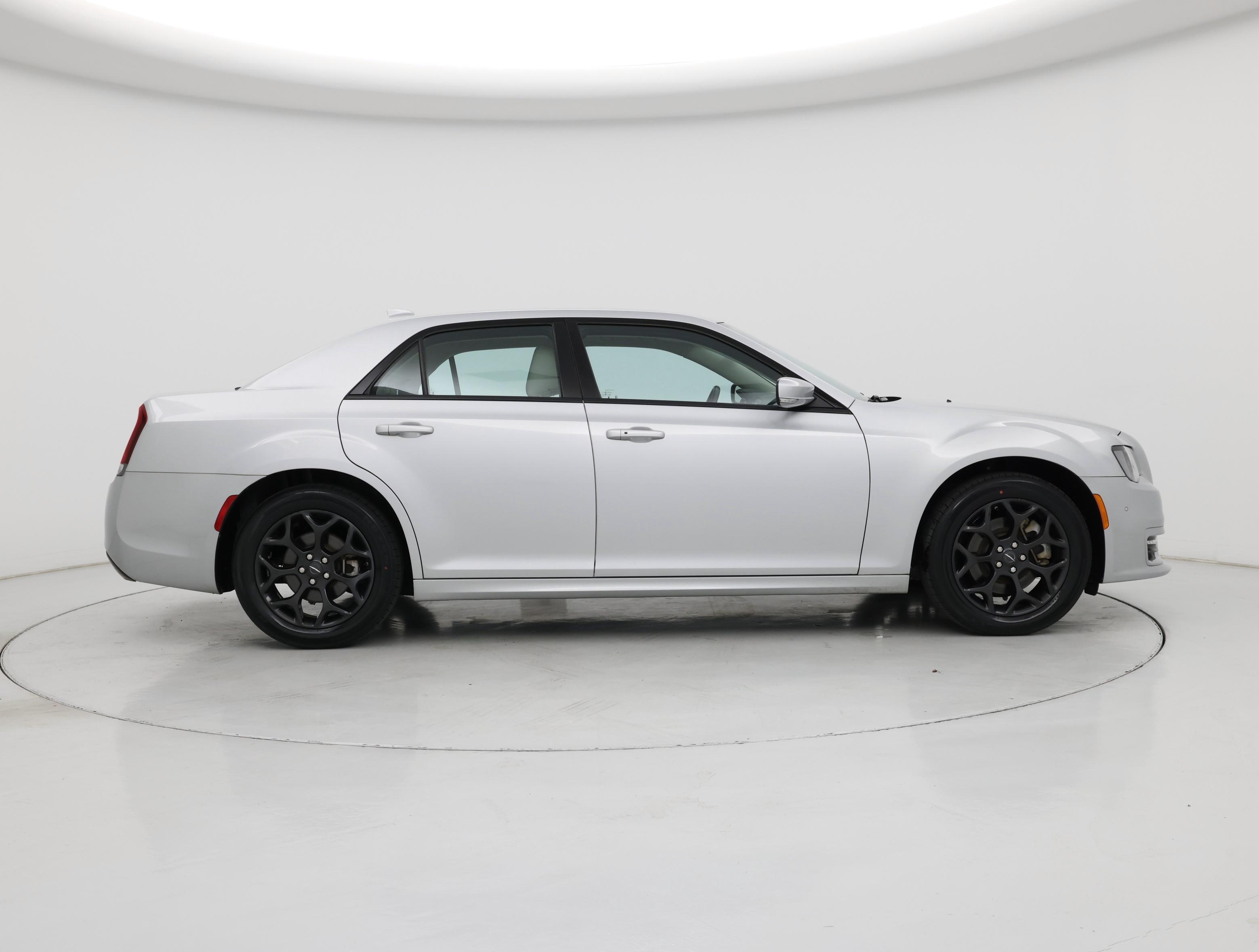 Thumbnail: 2022 Chrysler 300 - 7