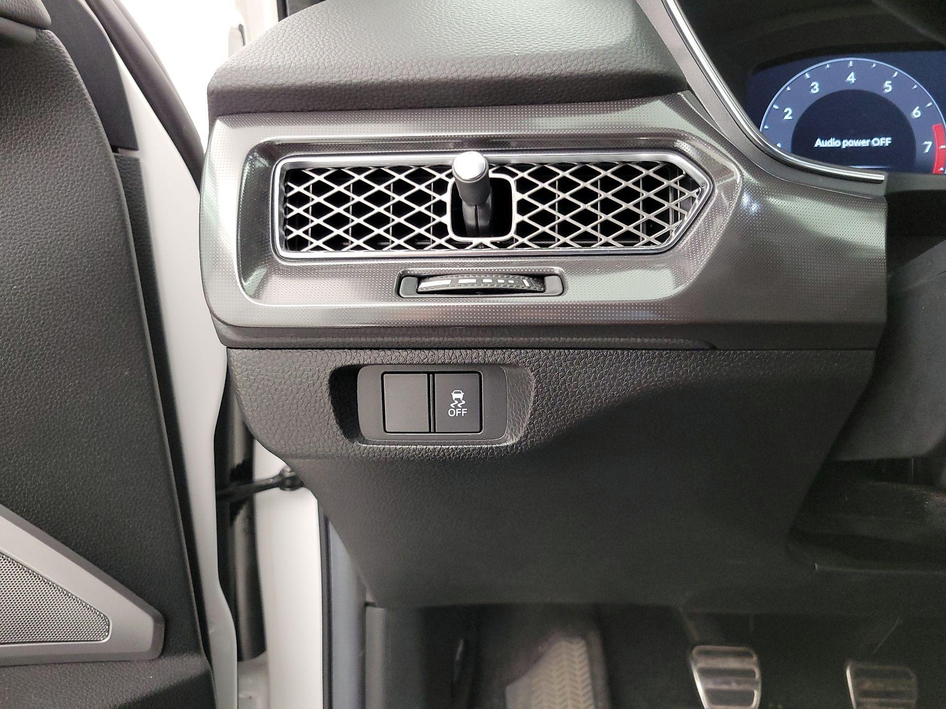 Thumbnail: 2025 Acura Integra - 13