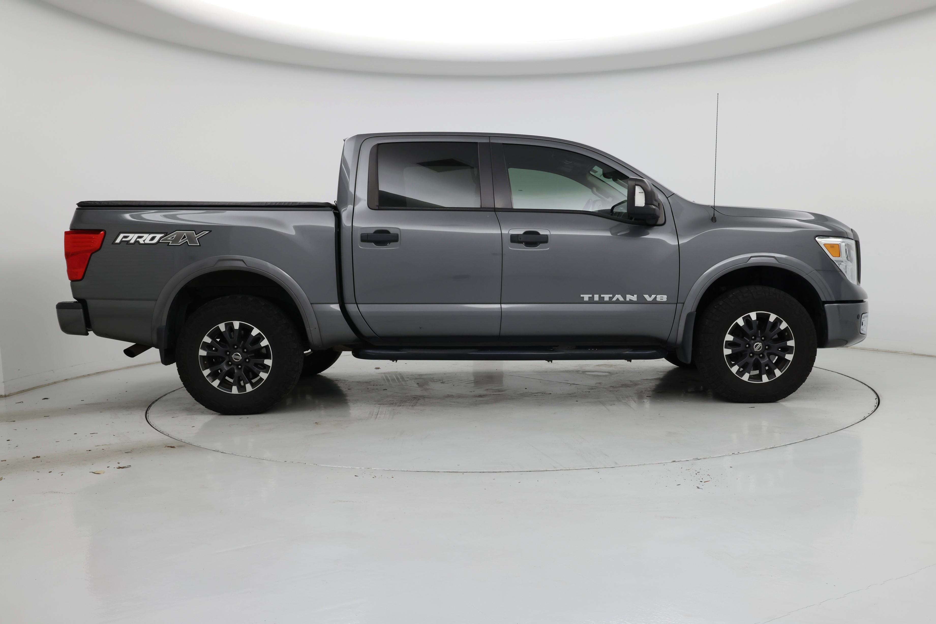 Thumbnail: 2019 Nissan Titan - 7