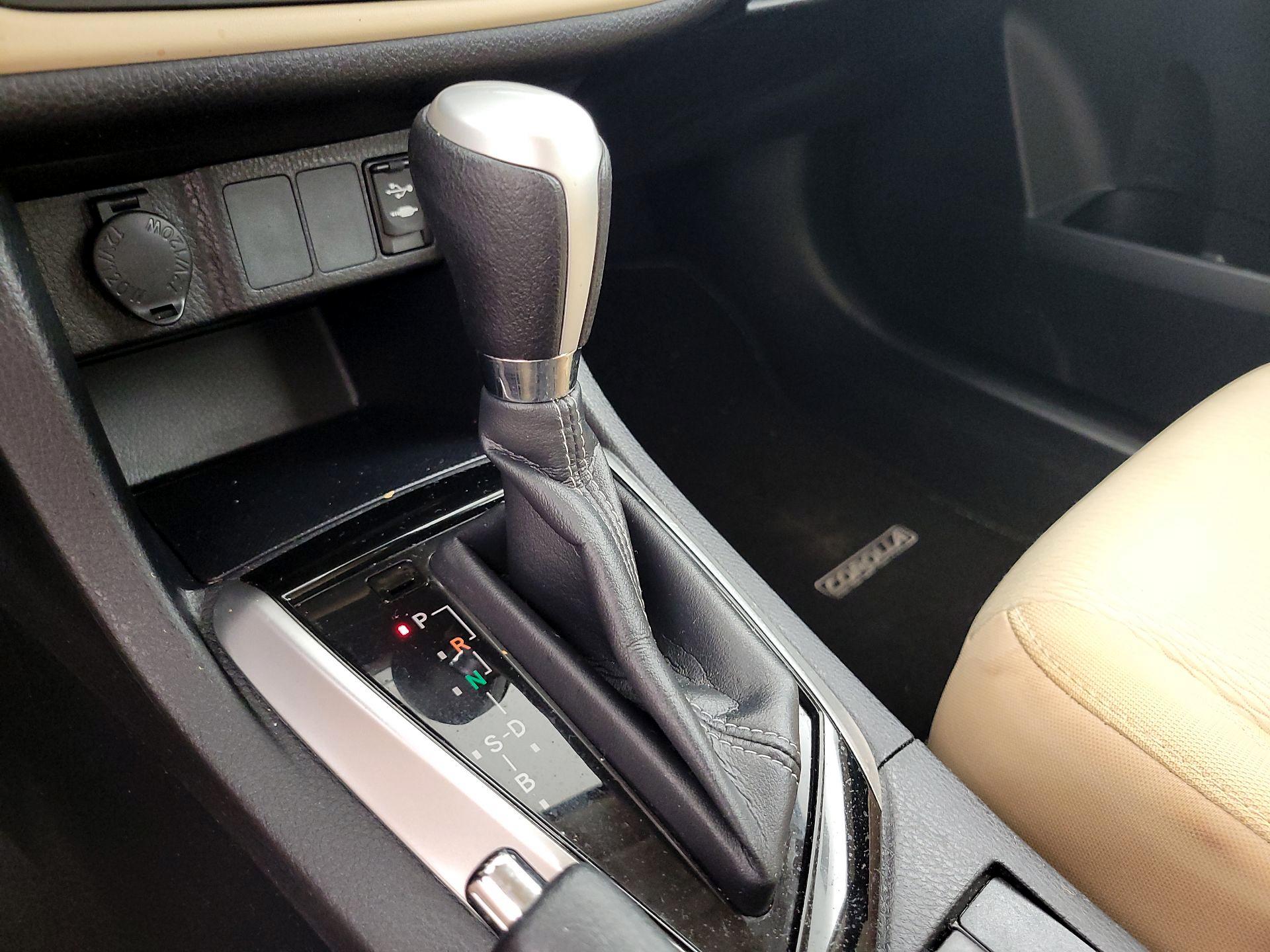 Thumbnail: 2017 Toyota Corolla - 17