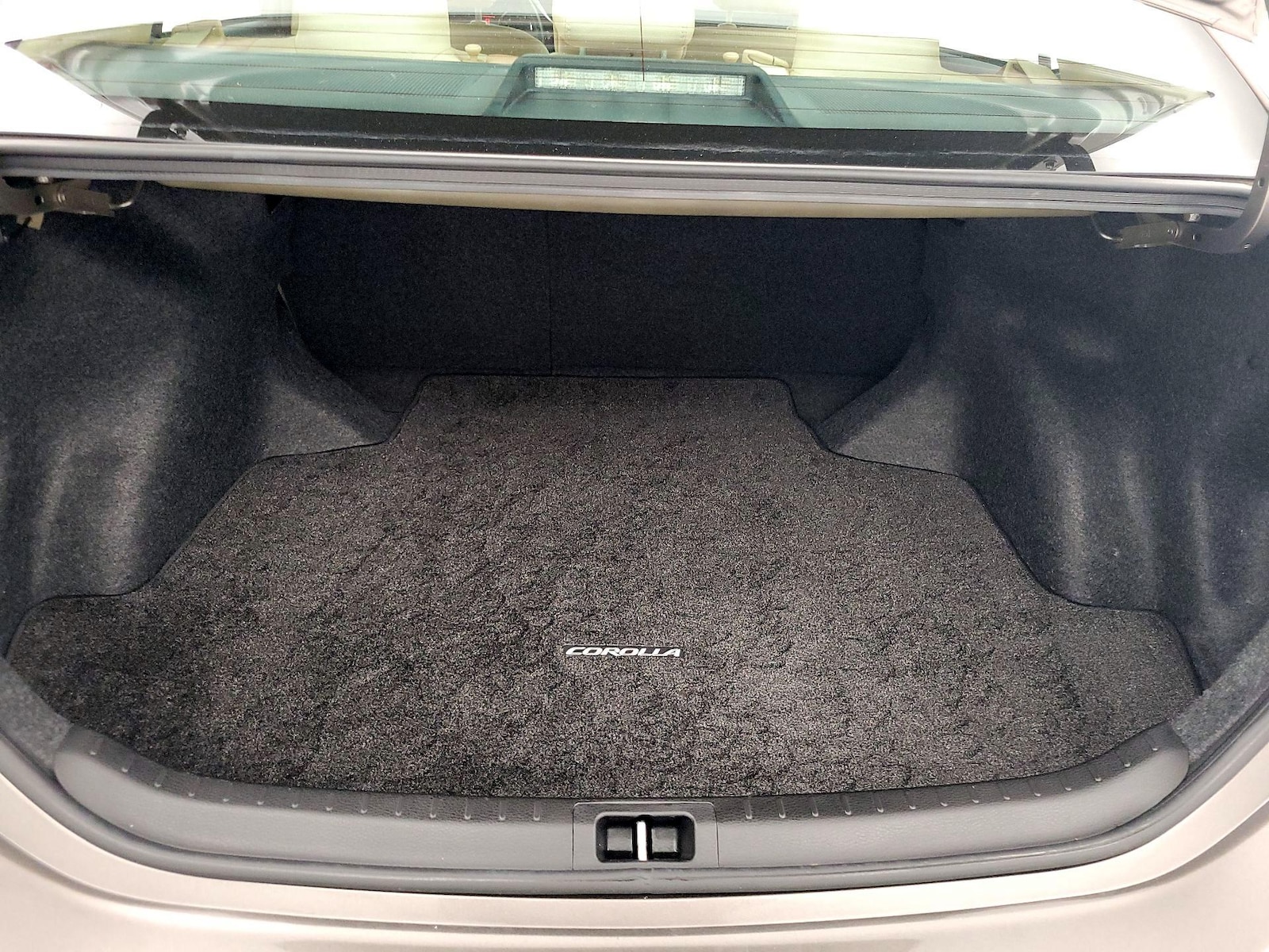 2017 Toyota Corolla LE - Photo 21