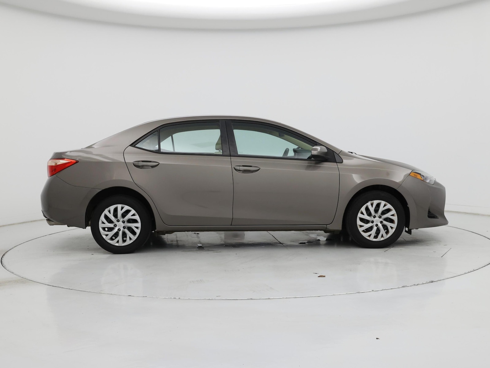2017 Toyota Corolla LE - Photo 8