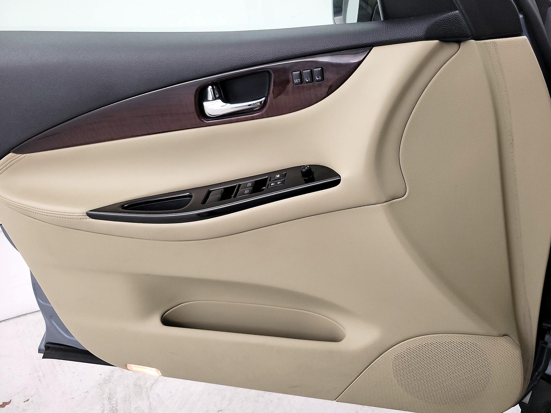 Thumbnail: 2016 INFINITI QX50 - 12