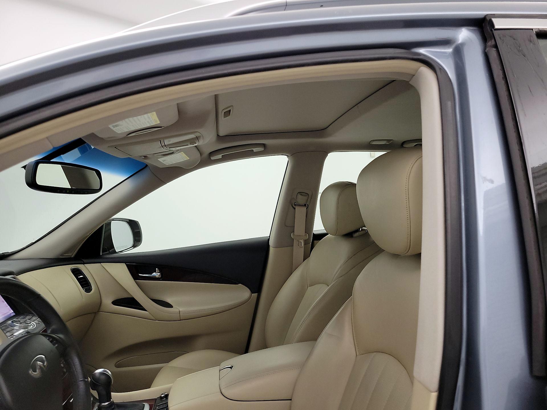 Thumbnail: 2016 INFINITI QX50 - 20