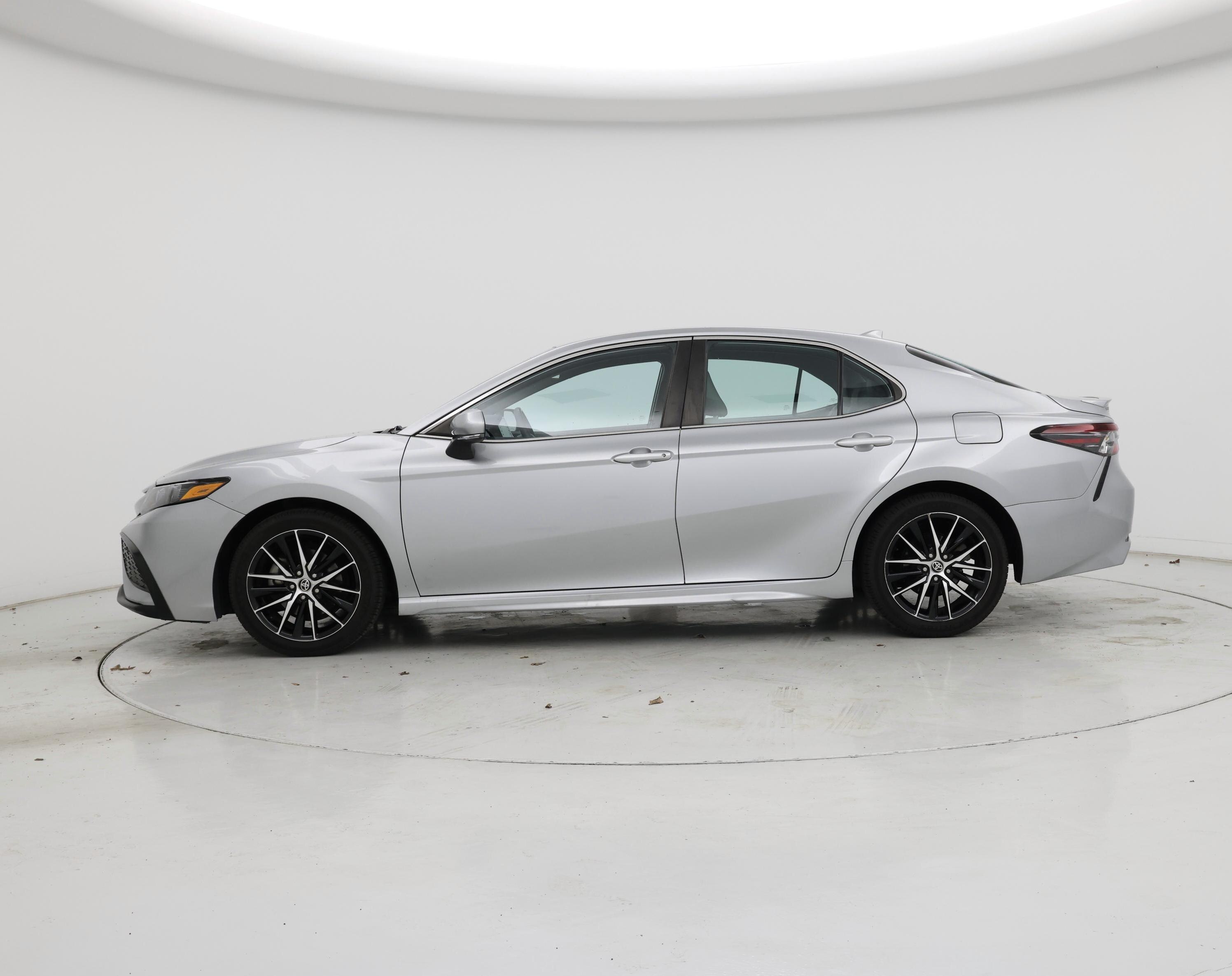 Thumbnail: 2022 Toyota Camry - 3