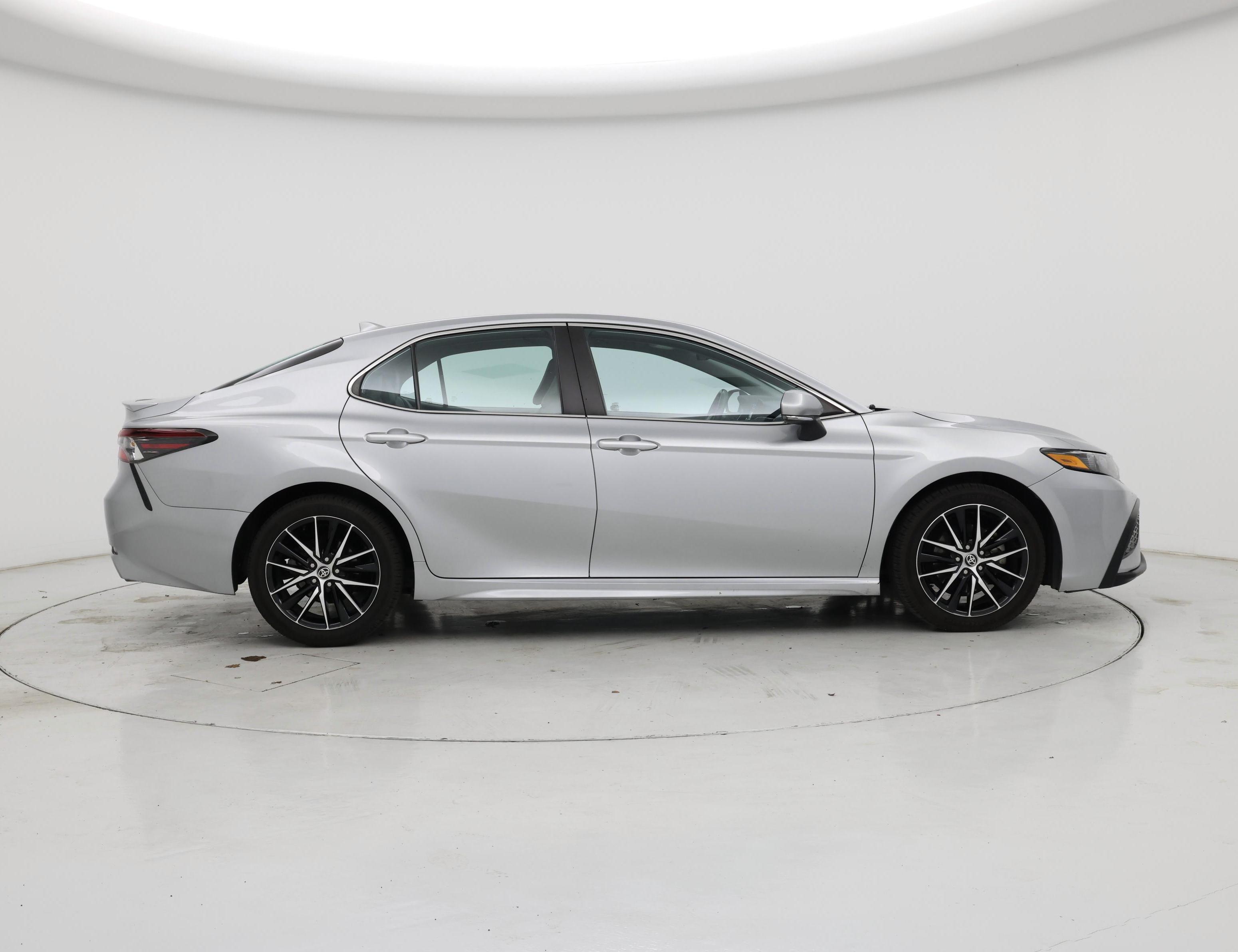 Thumbnail: 2022 Toyota Camry - 7