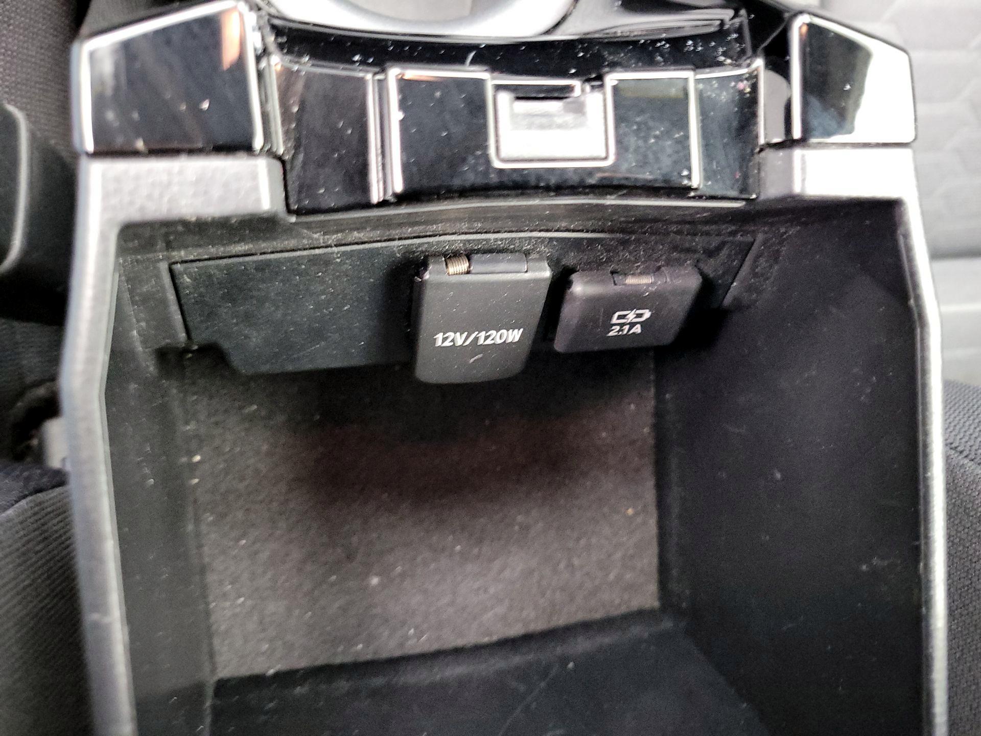 Thumbnail: 2019 Toyota Corolla - 18