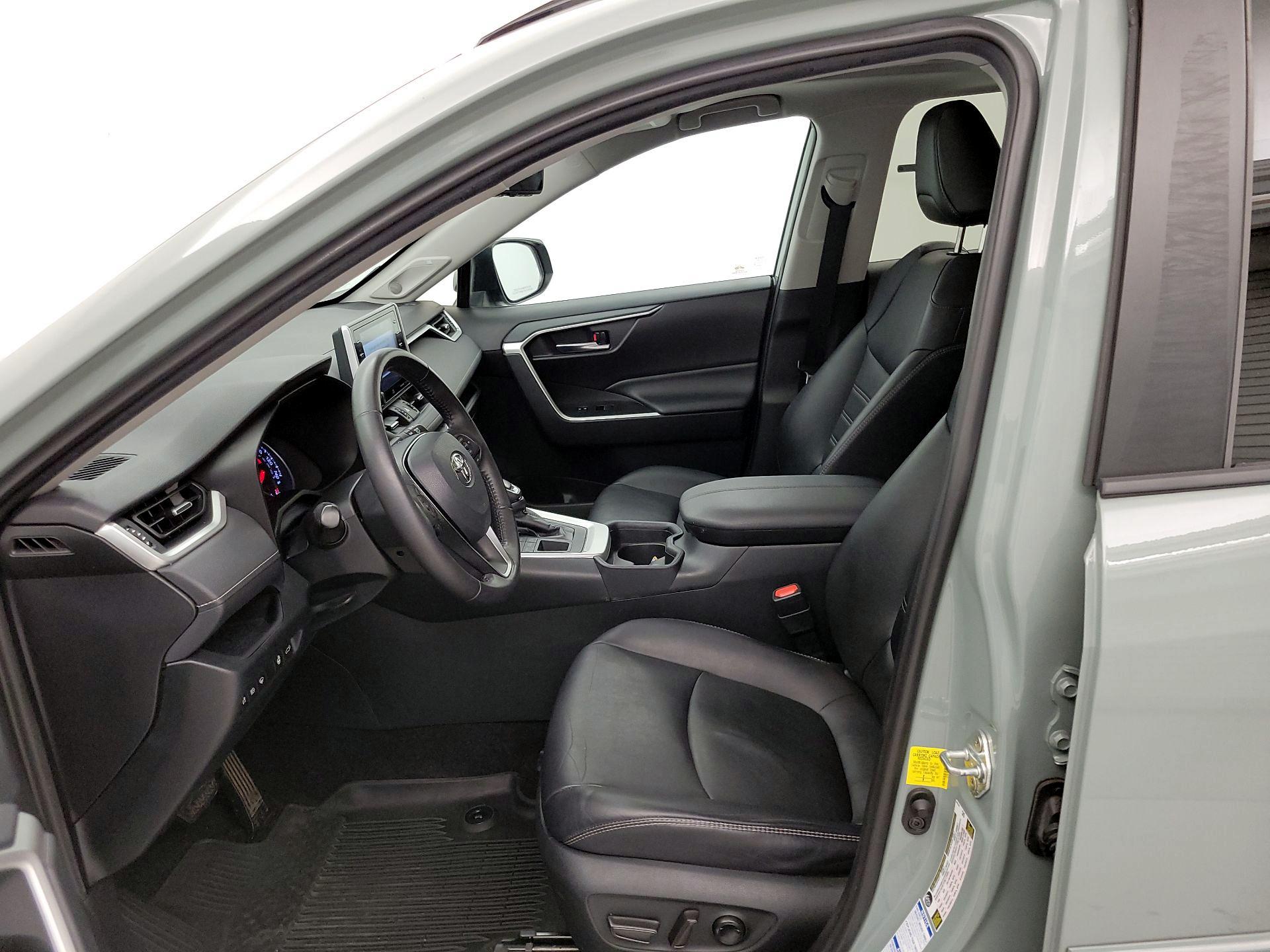 Thumbnail: 2019 Toyota RAV4 - 11