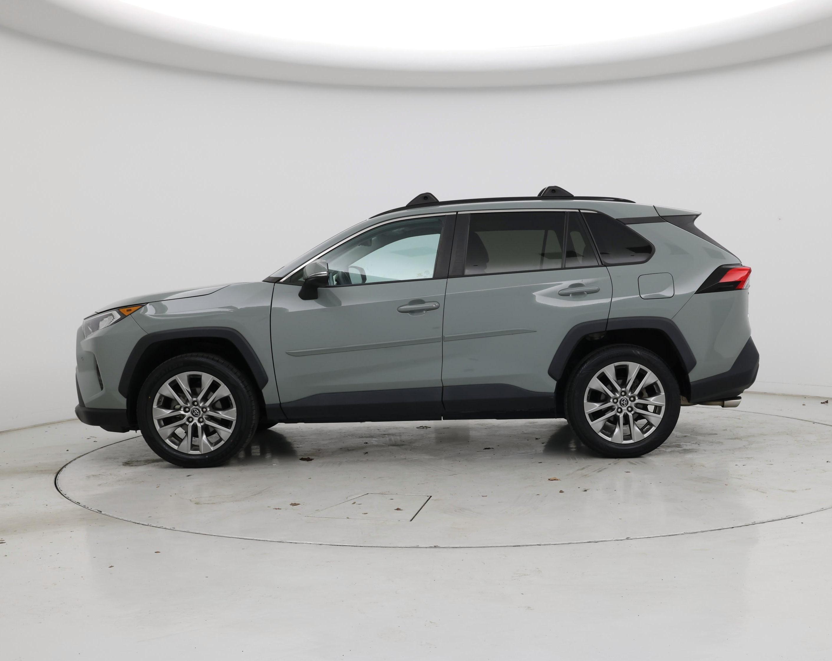 Thumbnail: 2019 Toyota RAV4 - 3