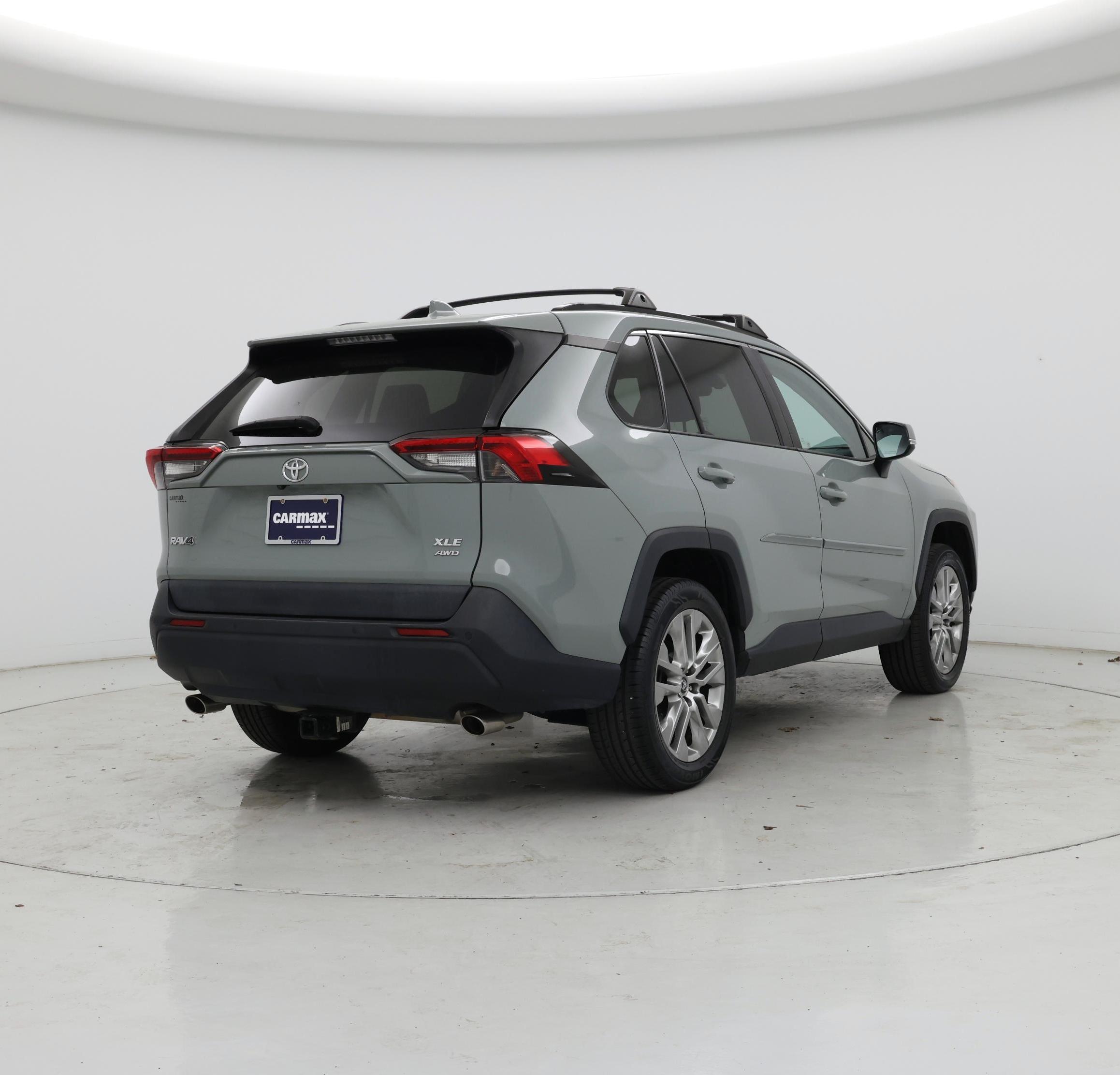 Thumbnail: 2019 Toyota RAV4 - 8