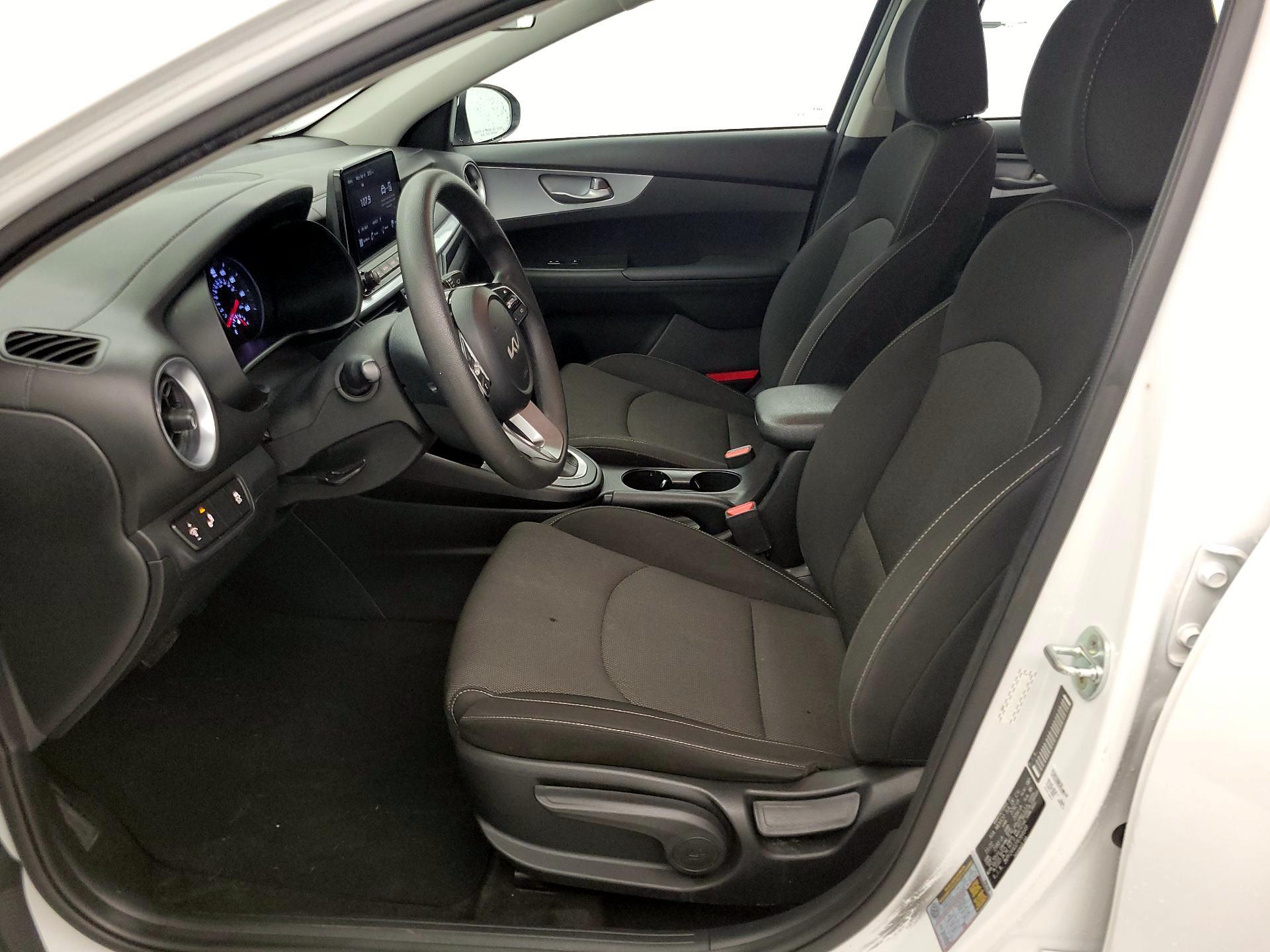 Thumbnail: 2023 Kia Forte - 11