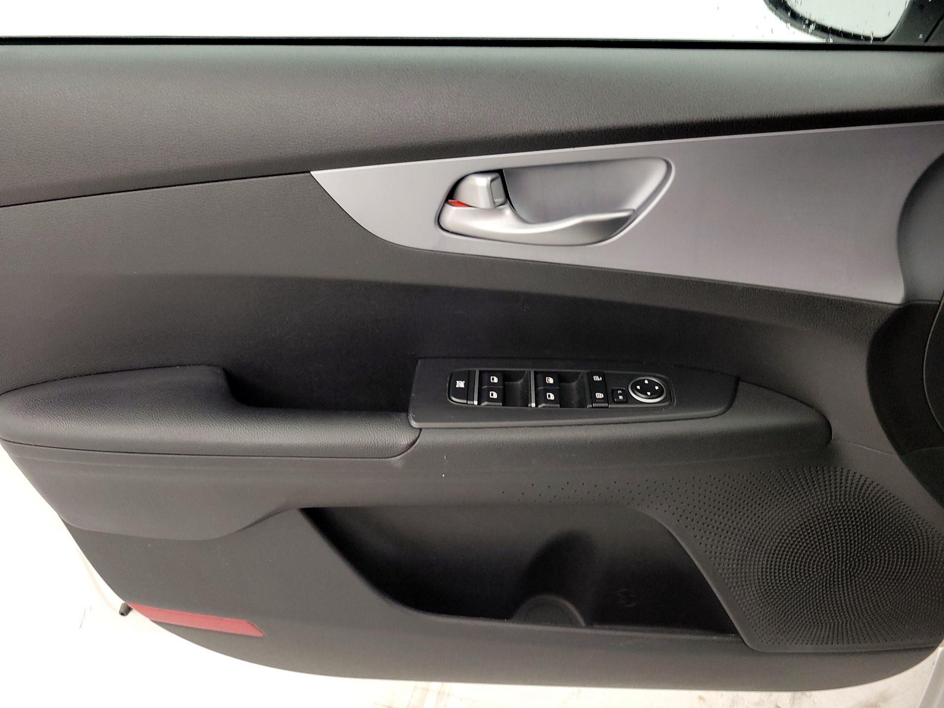 Thumbnail: 2023 Kia Forte - 12