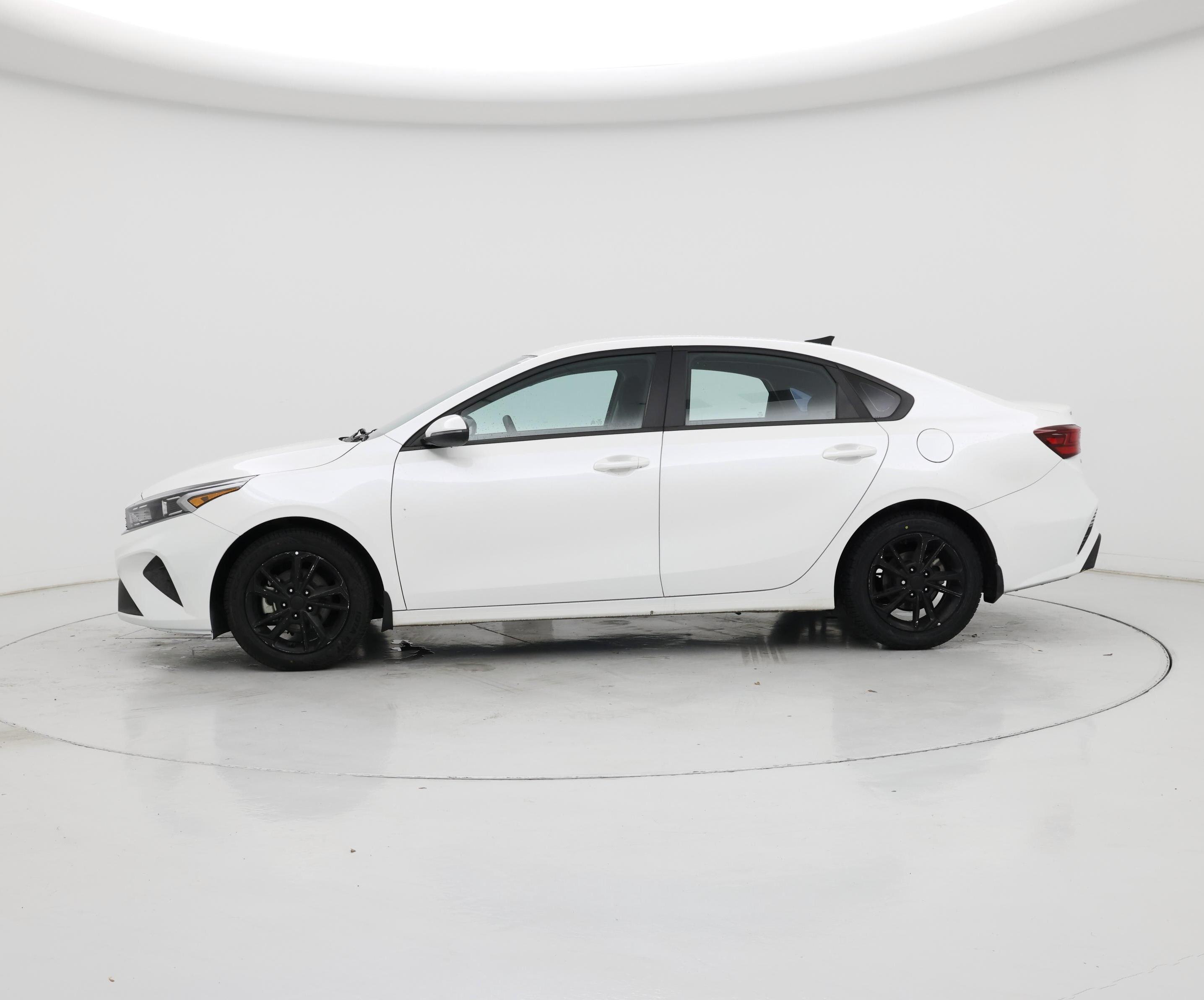 Thumbnail: 2023 Kia Forte - 3