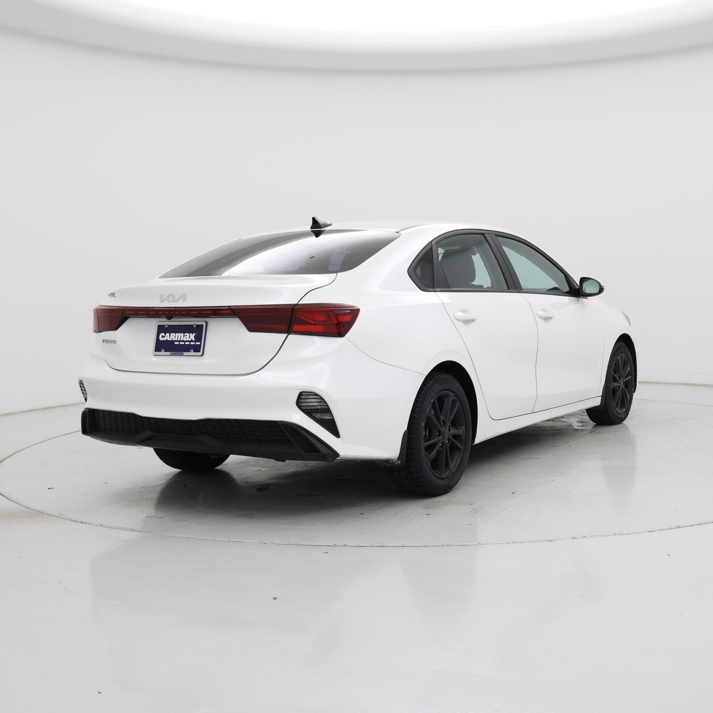 Thumbnail: 2023 Kia Forte - 8