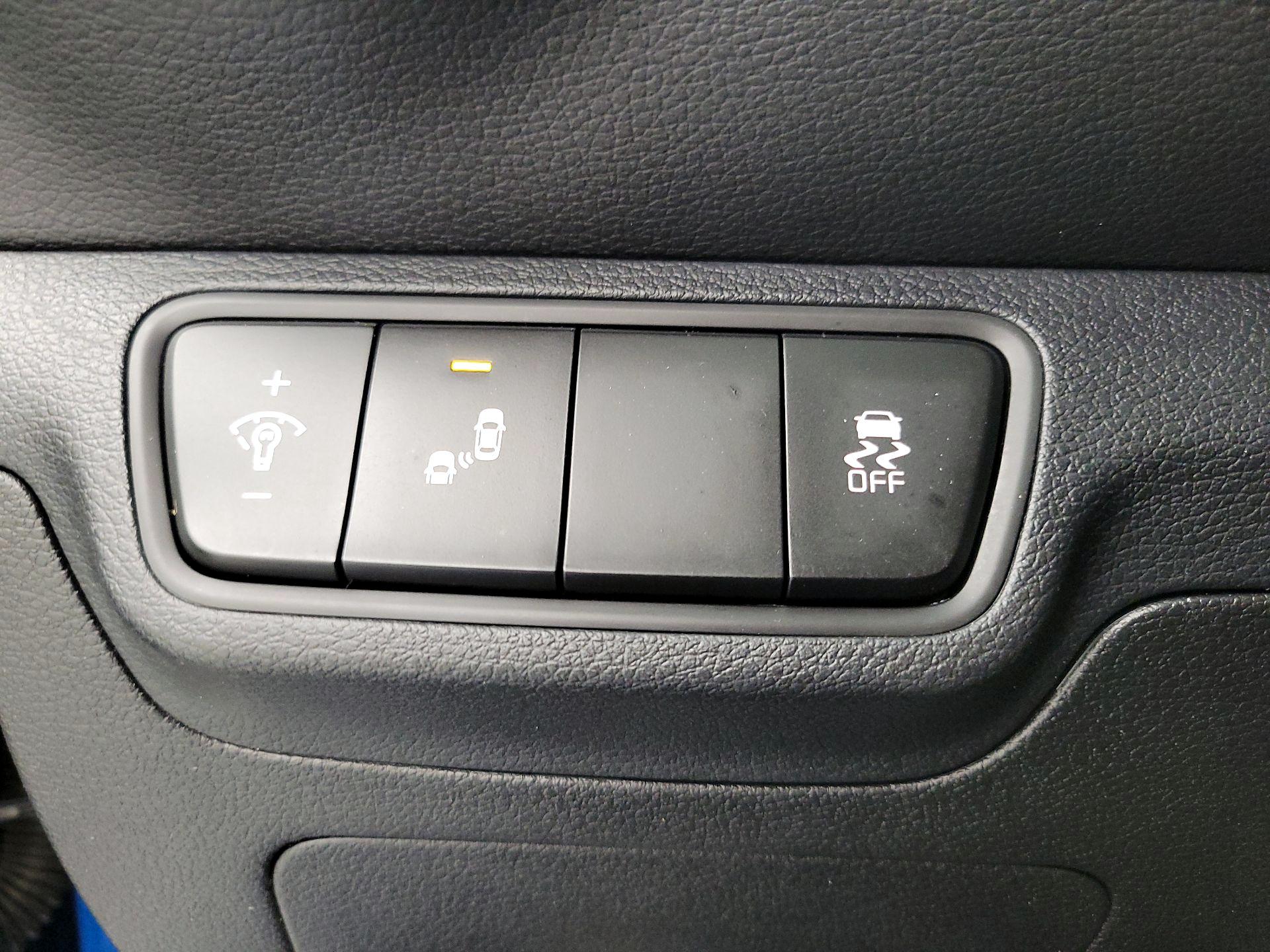 Thumbnail: 2022 Kia Forte - 13