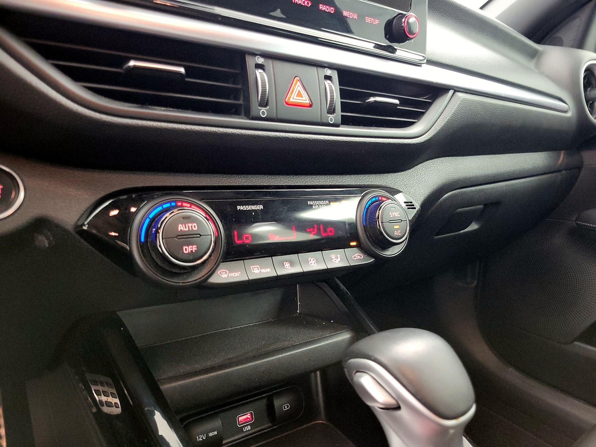 Thumbnail: 2022 Kia Forte - 17