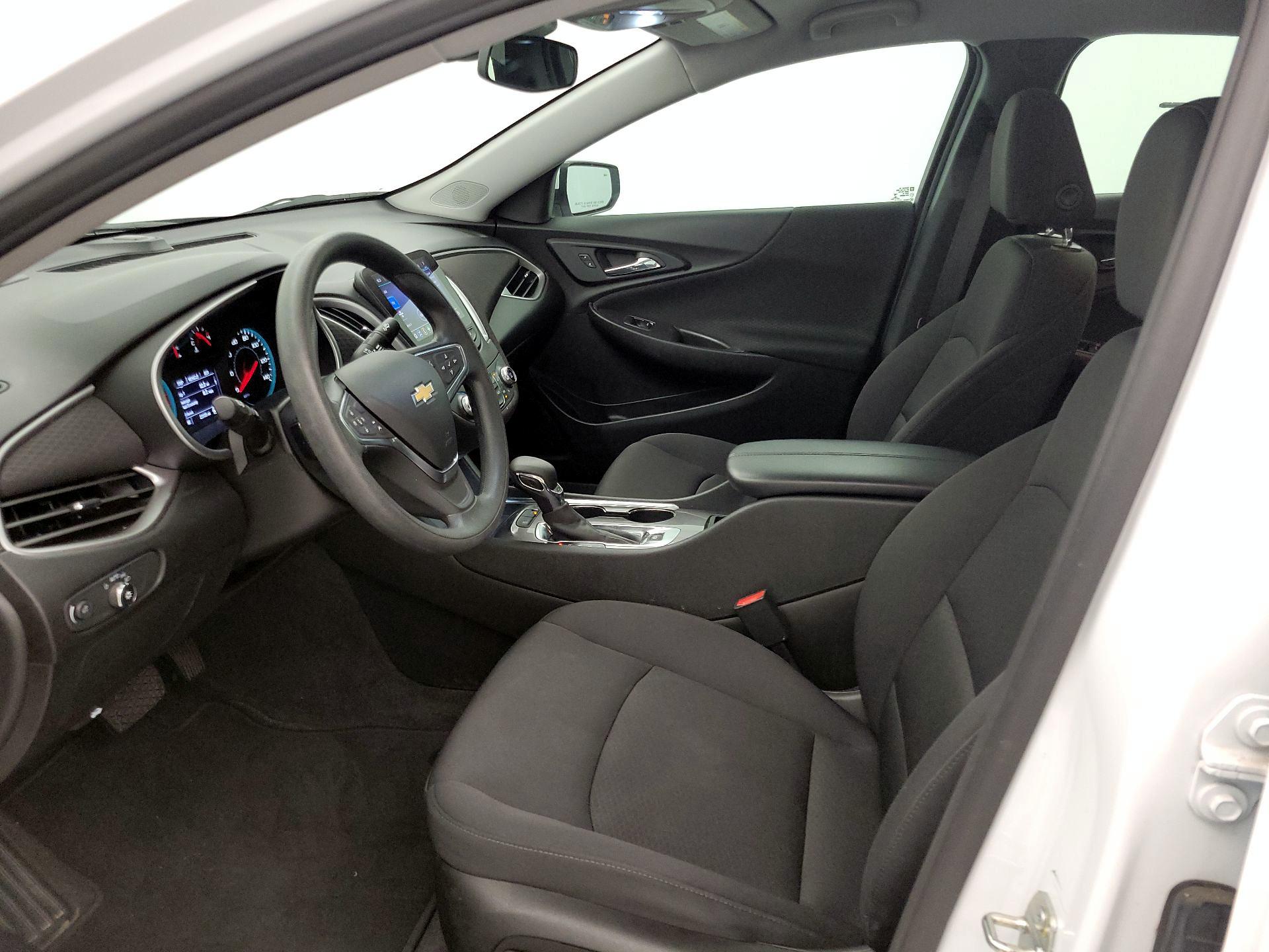 Thumbnail: 2022 Chevrolet Malibu - 11