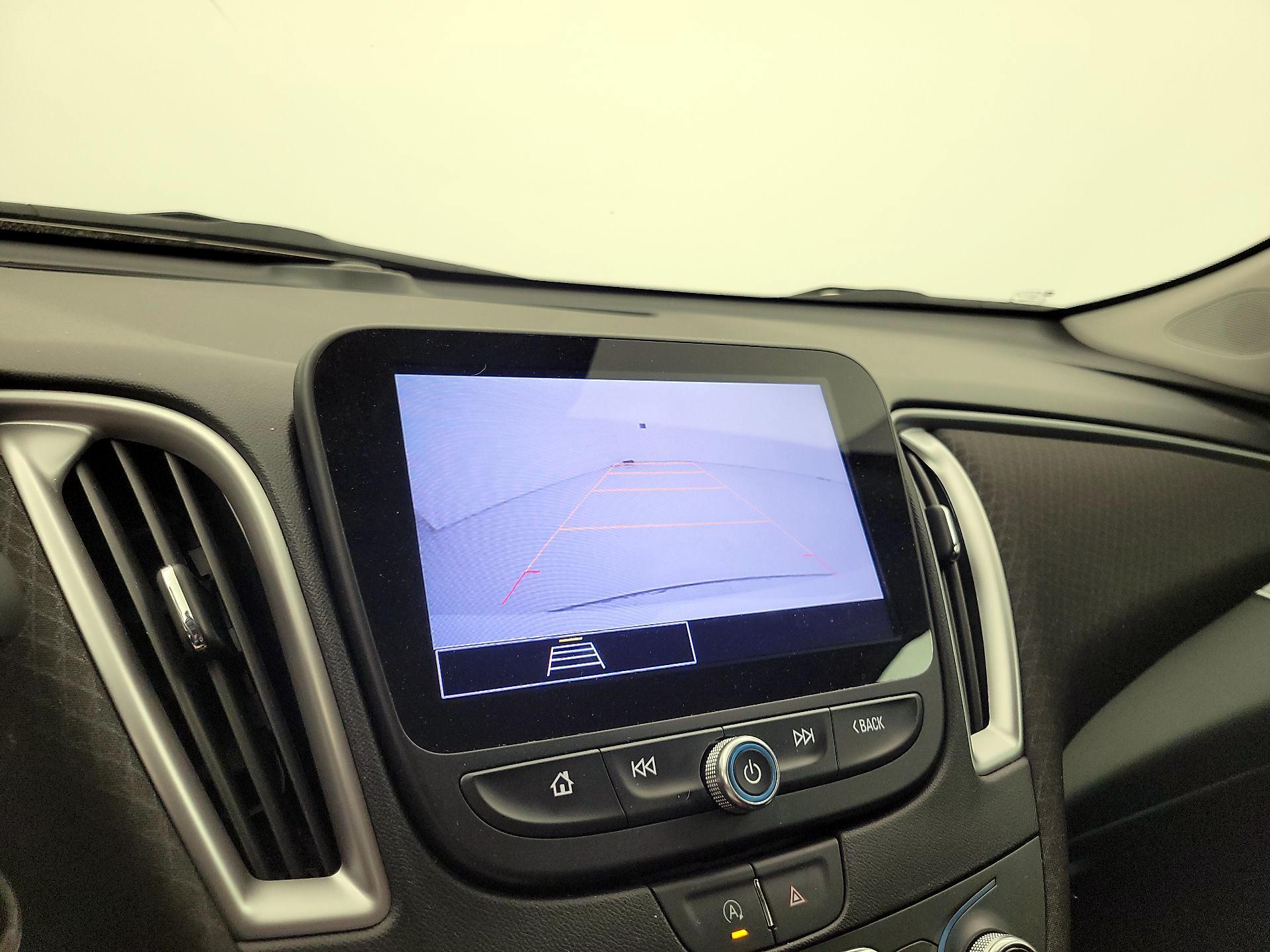 Thumbnail: 2022 Chevrolet Malibu - 14