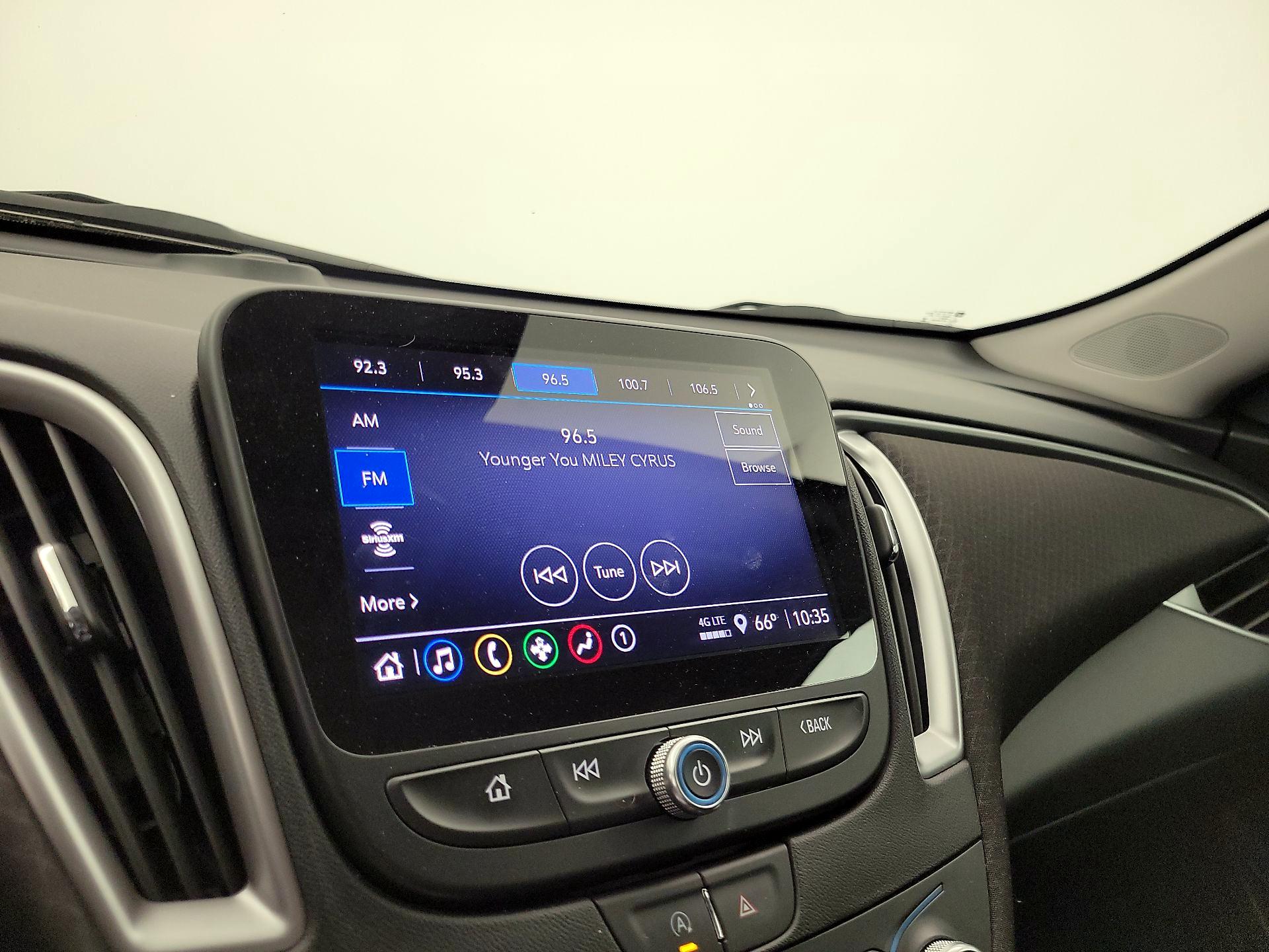 Thumbnail: 2022 Chevrolet Malibu - 15