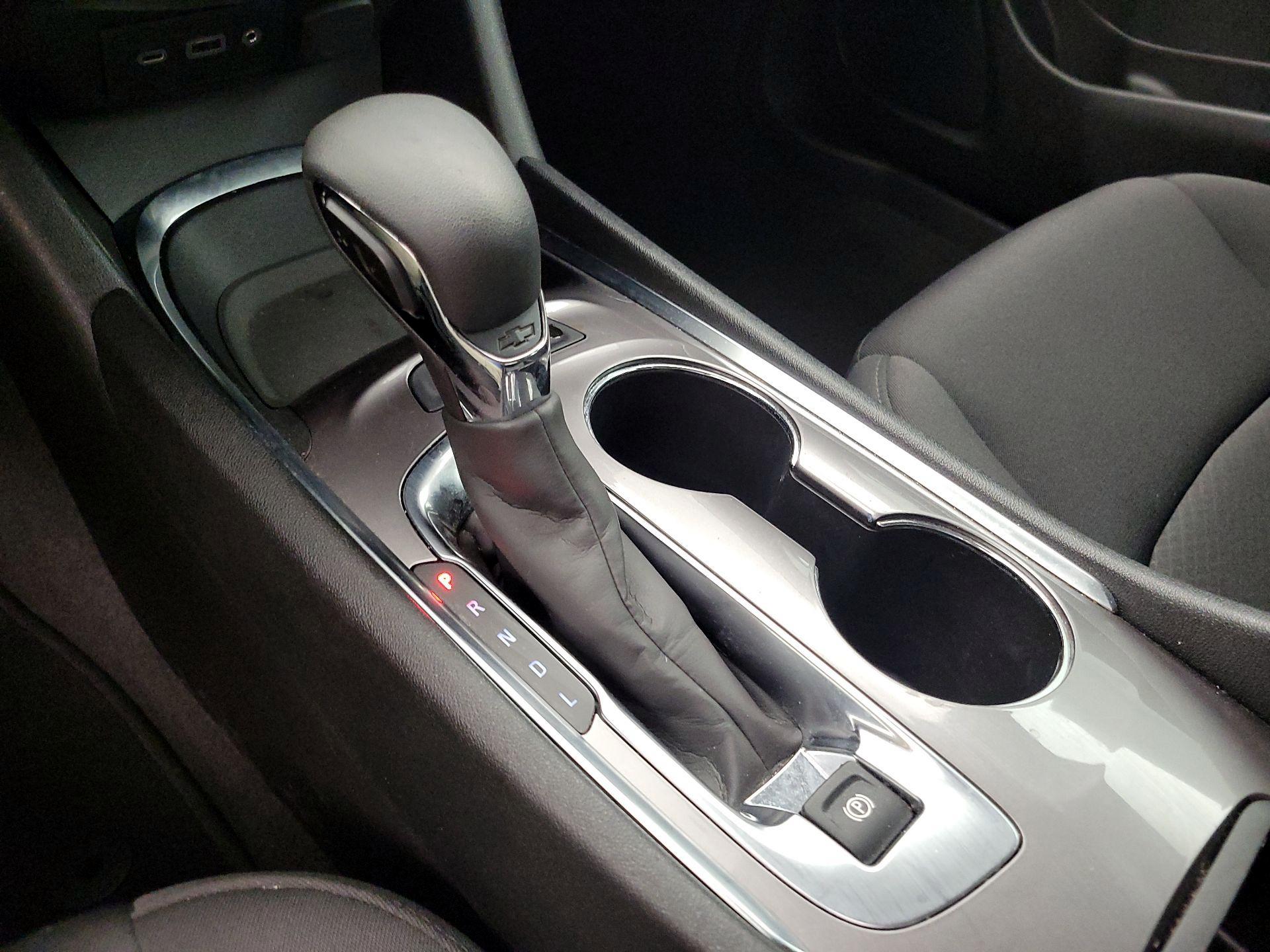 Thumbnail: 2022 Chevrolet Malibu - 17