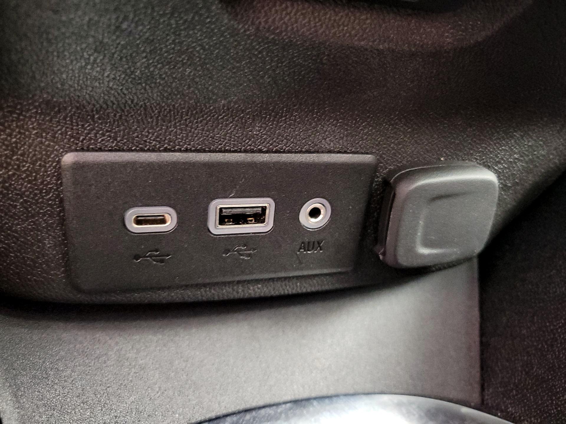 Thumbnail: 2022 Chevrolet Malibu - 18