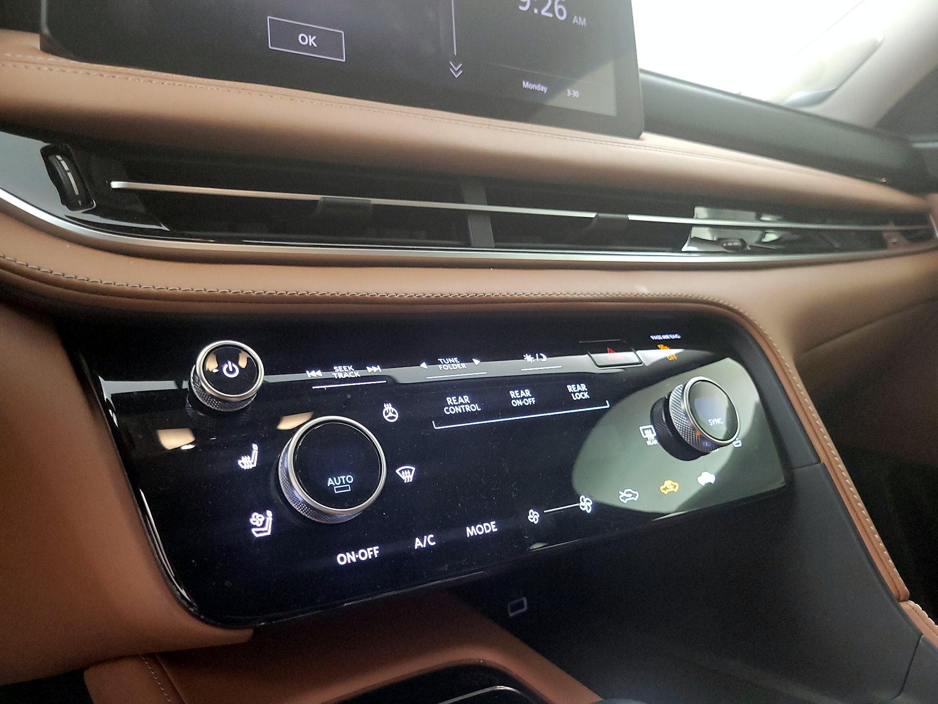 Thumbnail: 2023 INFINITI QX60 - 17