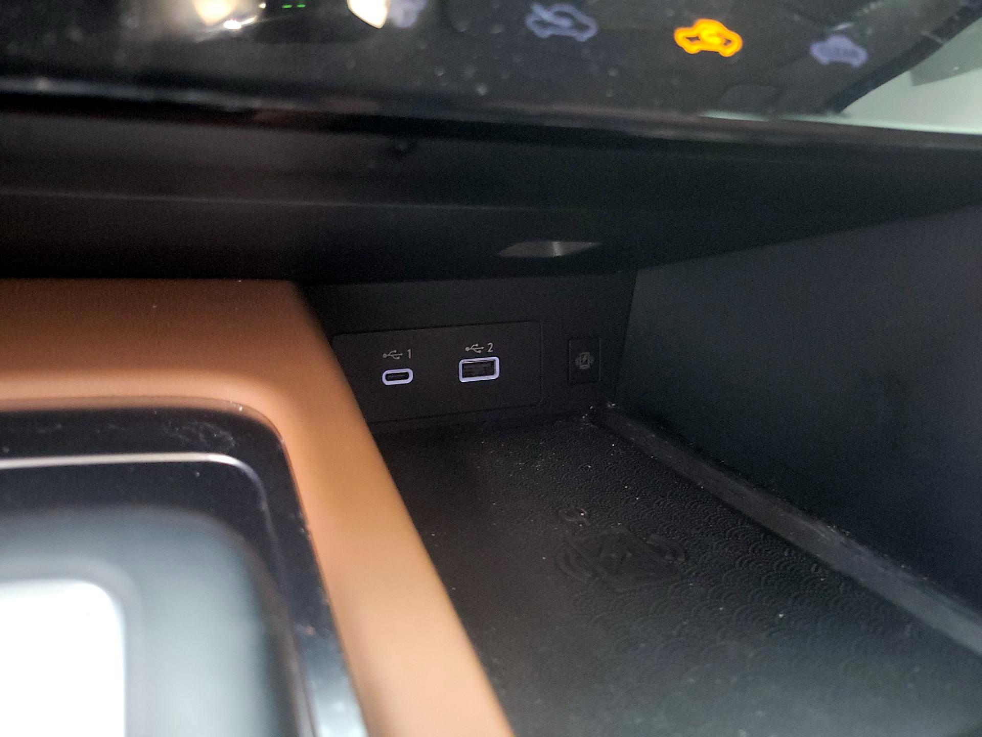 Thumbnail: 2023 INFINITI QX60 - 19