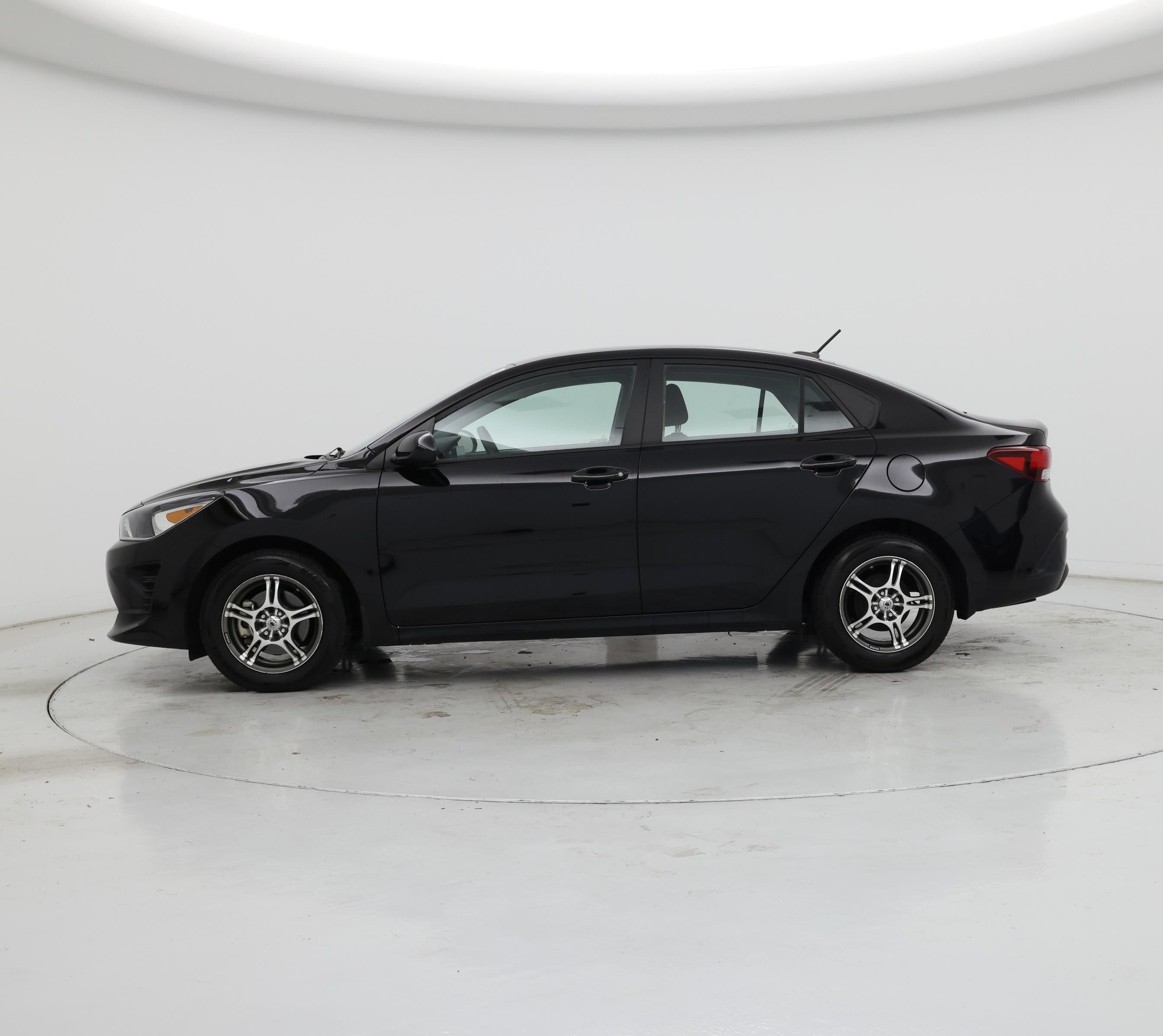 Thumbnail: 2022 Kia Rio - 3