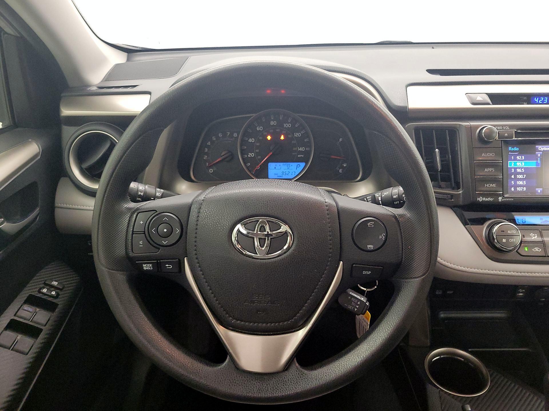 Thumbnail: 2015 Toyota RAV4 - 10